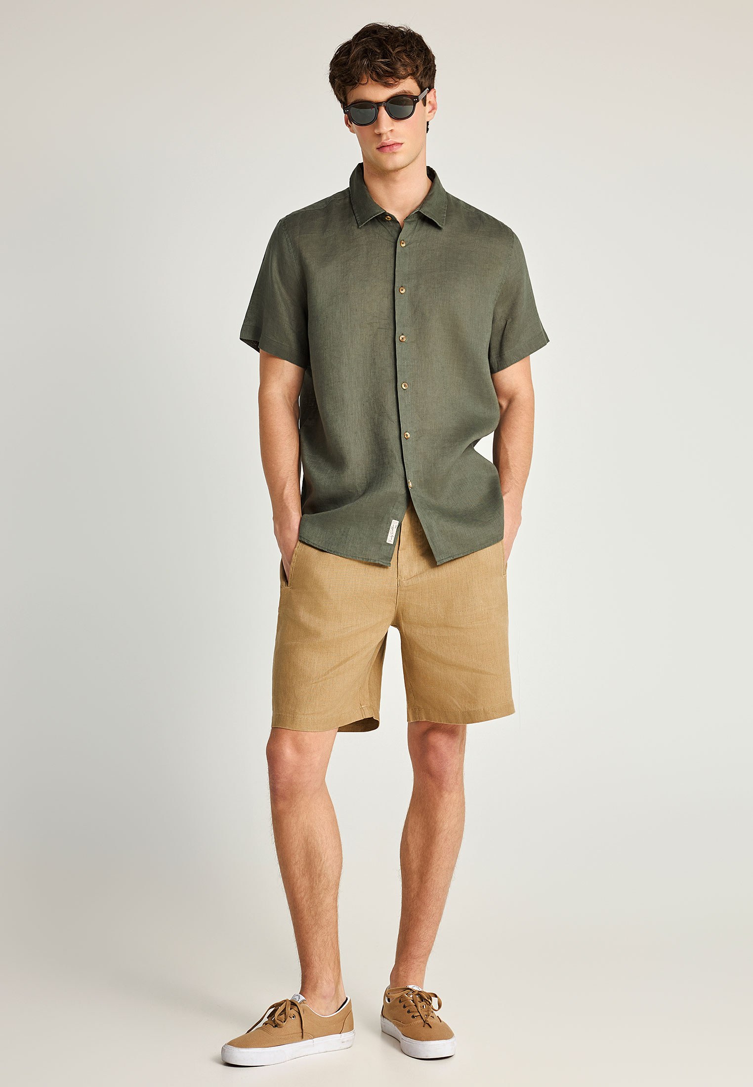 Ανδρικό λινό πουκάμισο με κοντό μανίκι - The essentials