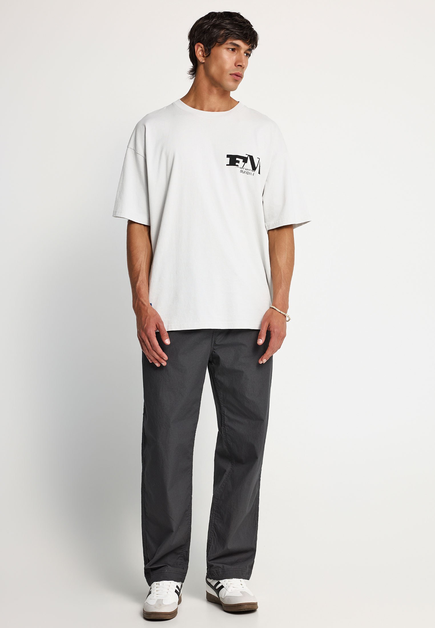 Ανδρικό urban ease loose fit παντελόνι από βαμβακερή ποπλίνα φωτογραφία
