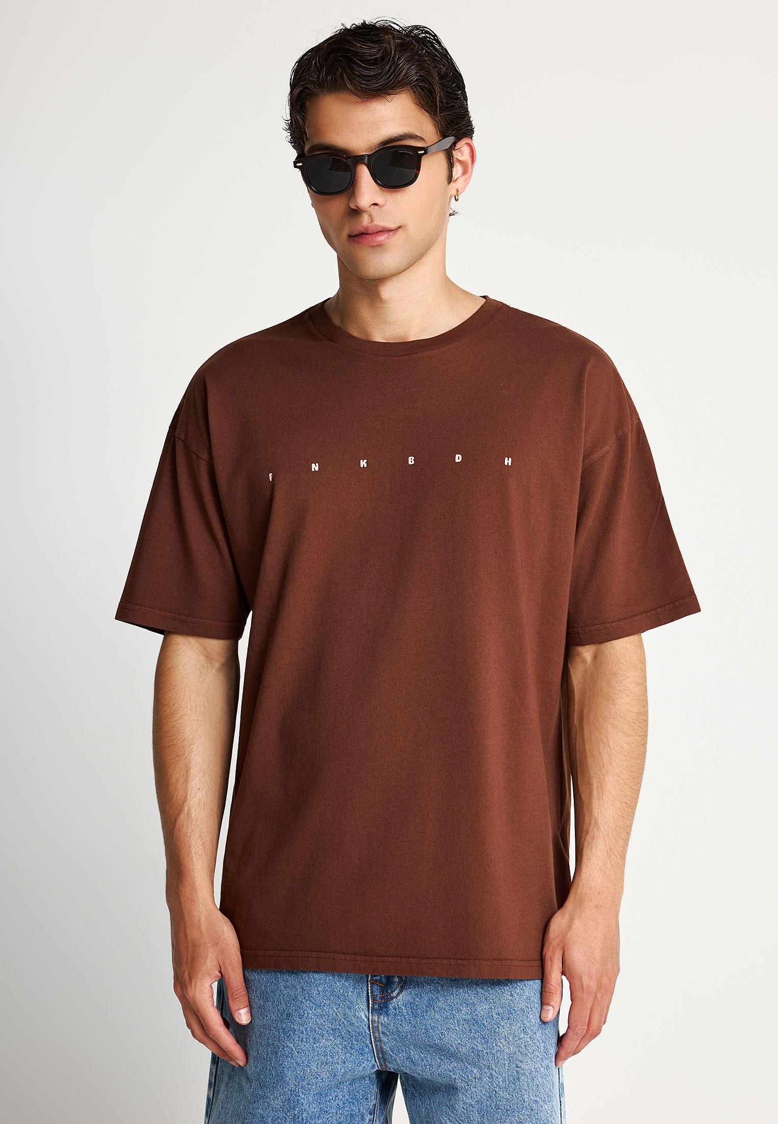 Ανδρικό oversized t-shirt με τύπωμα στην πλάτη