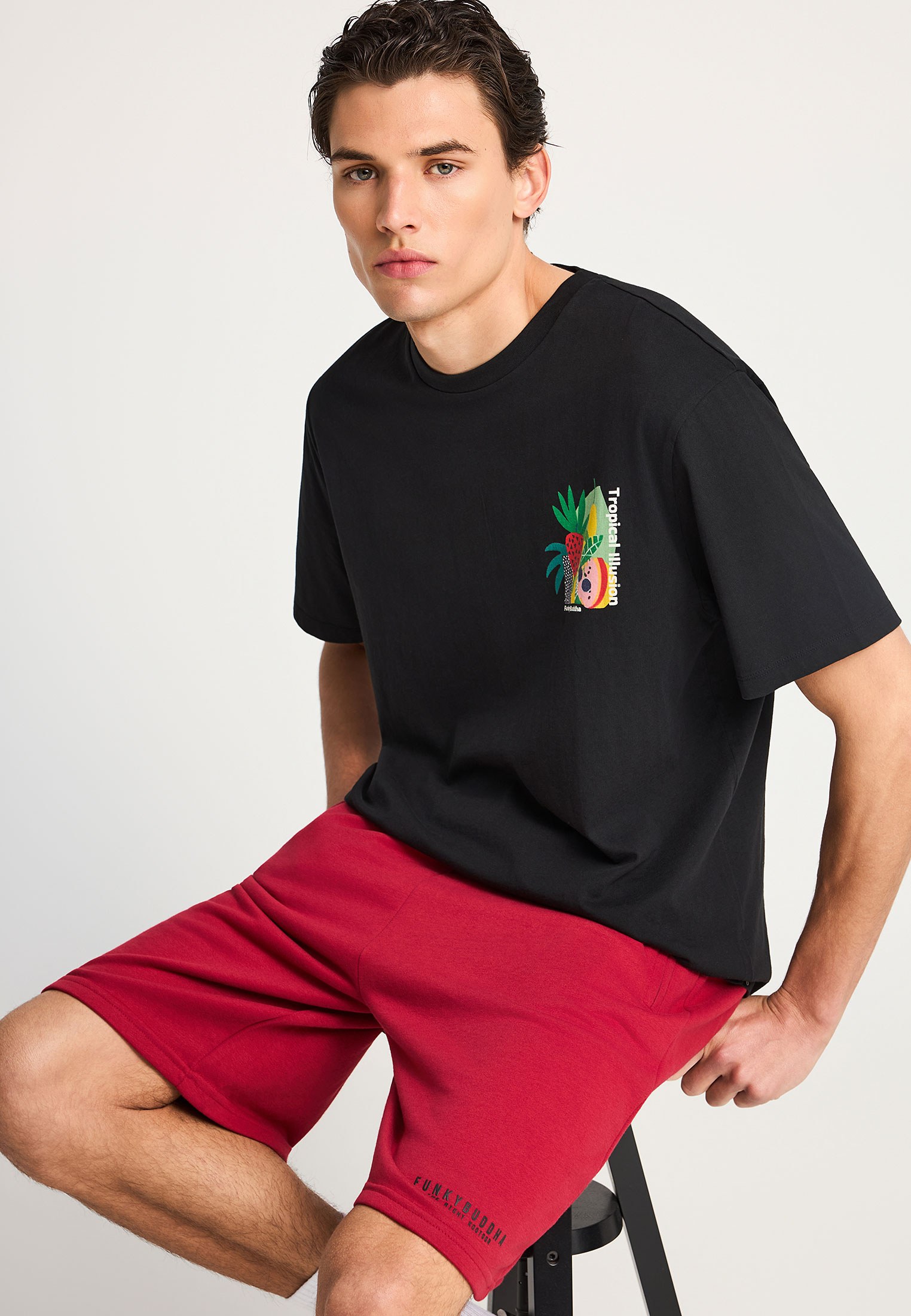 Essential αθλητική βερμούδα με λογότυπο