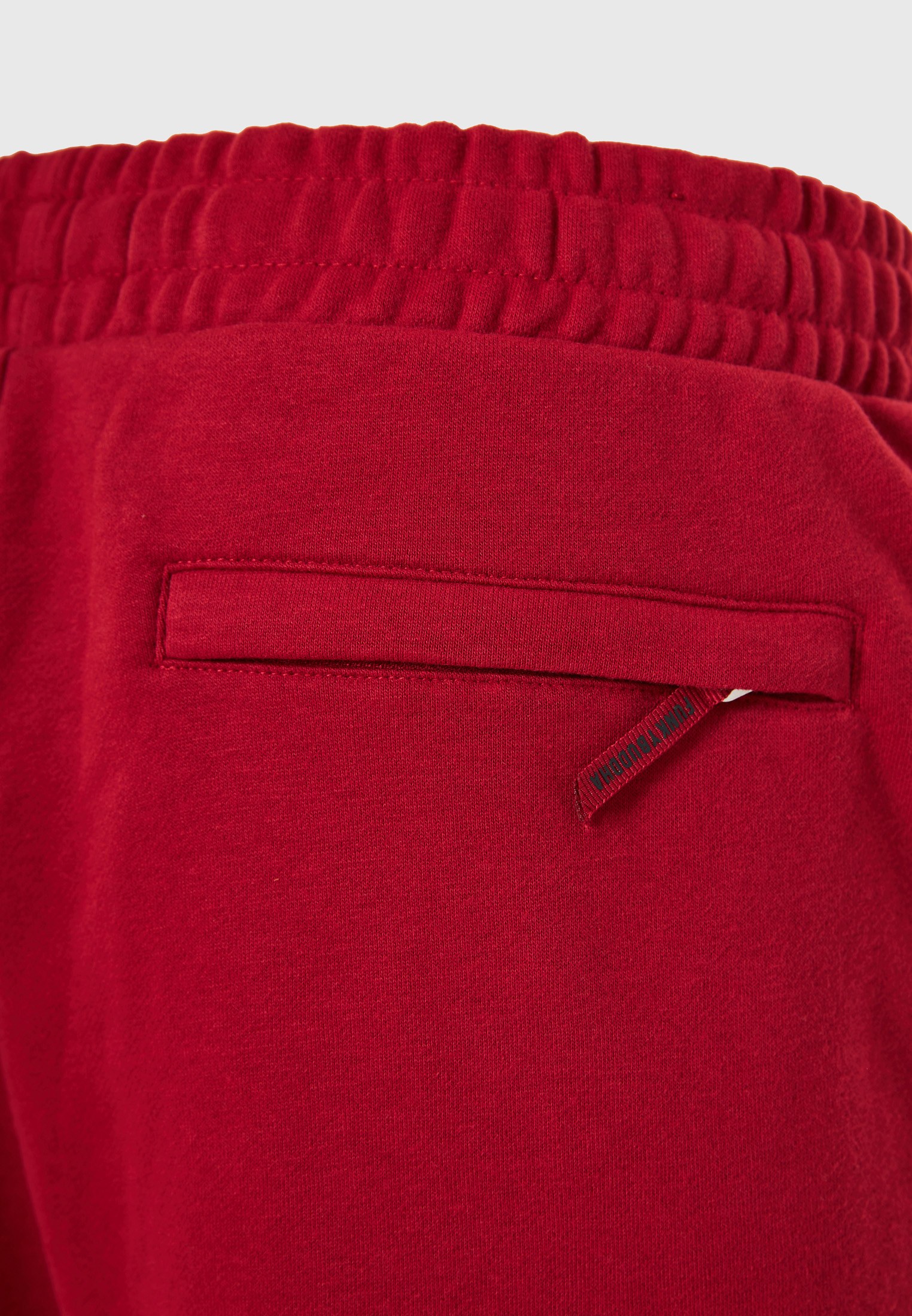 Essential αθλητική βερμούδα με λογότυπο