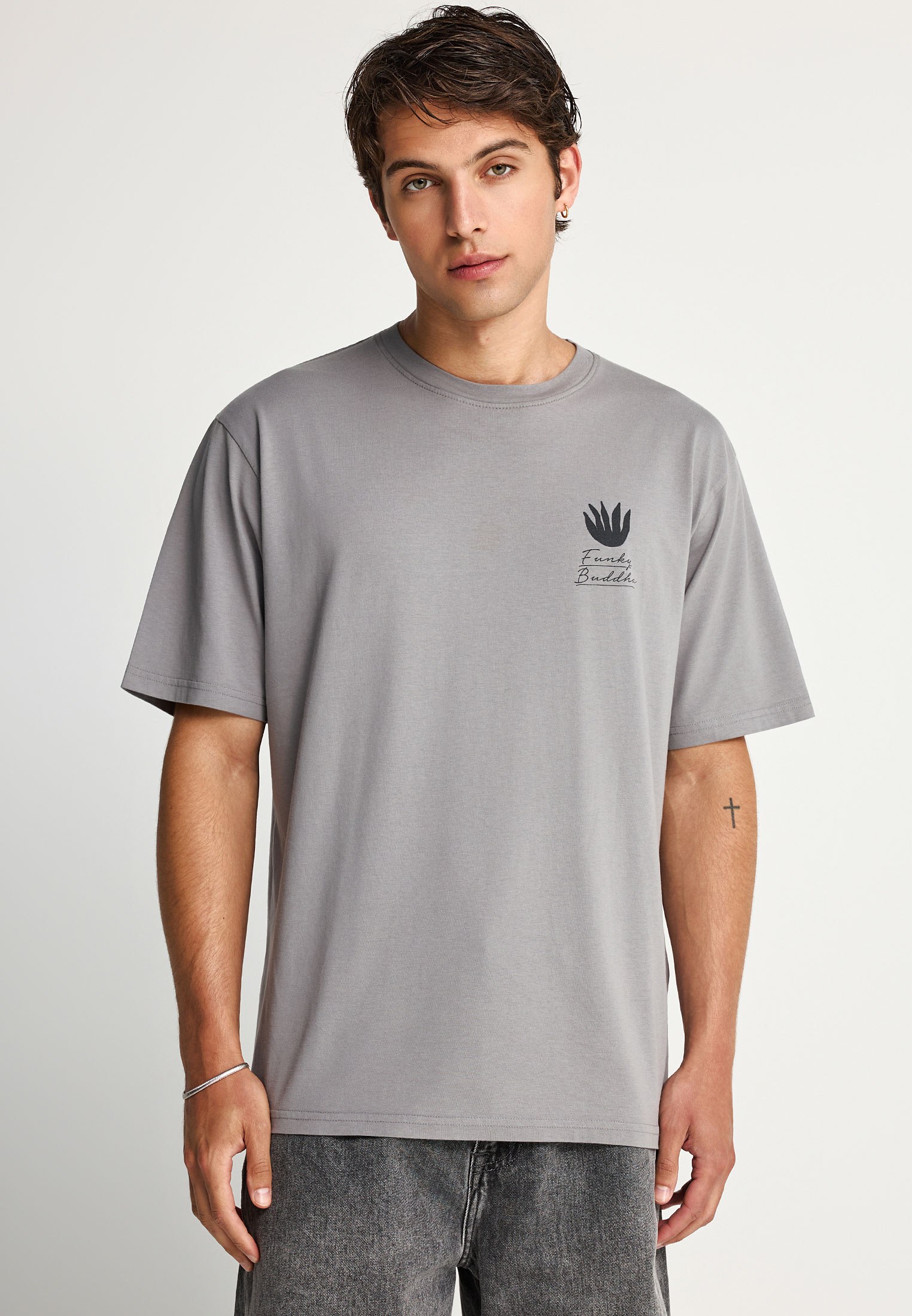 T-shirt με τύπωμα στην πλάτη