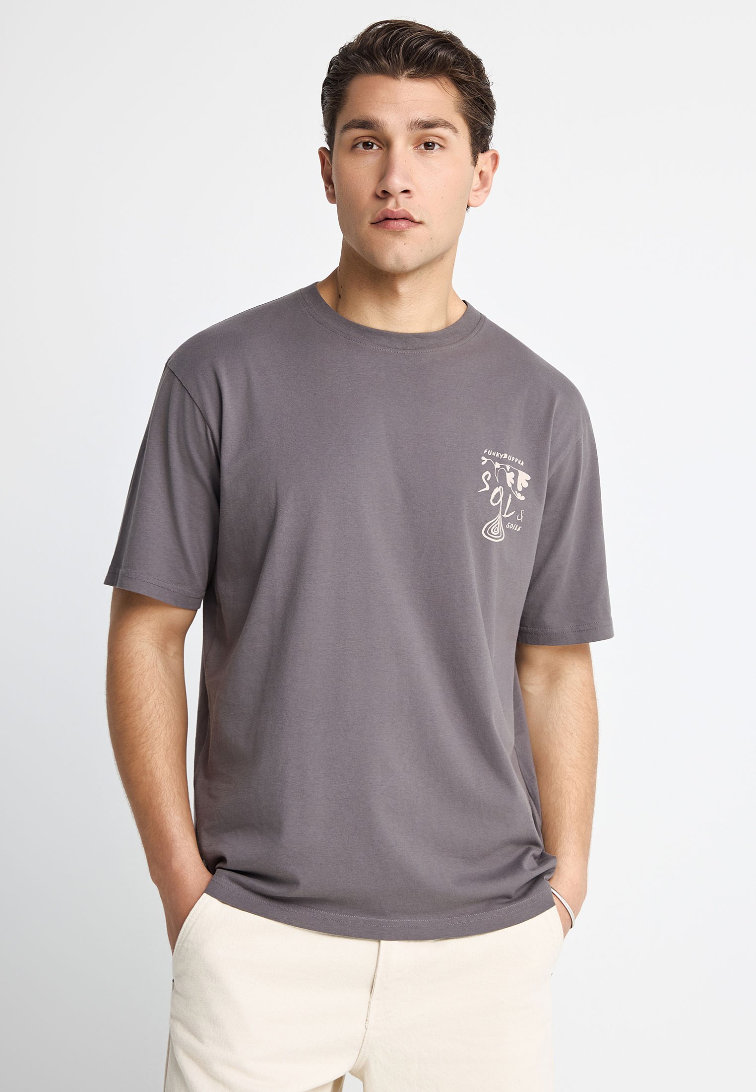 T-shirt με τύπωμα στην πλάτη