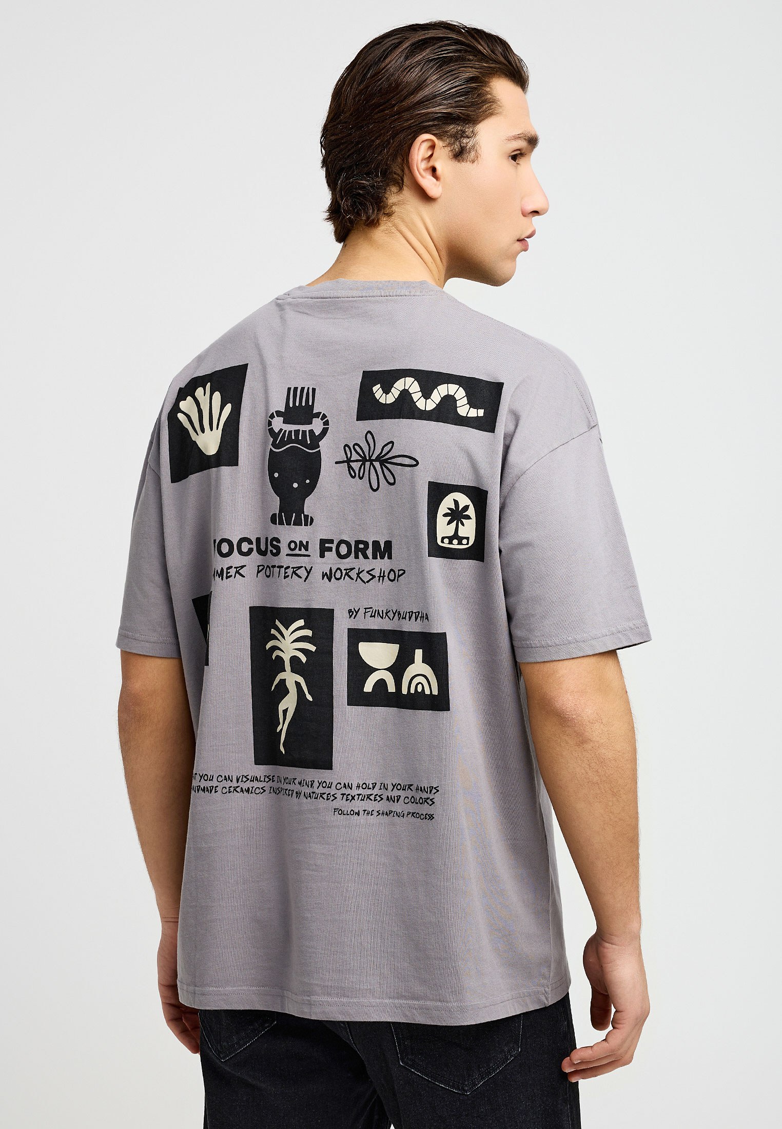 Ανδρικό oversized t-shirt με τύπωμα στην πλάτη