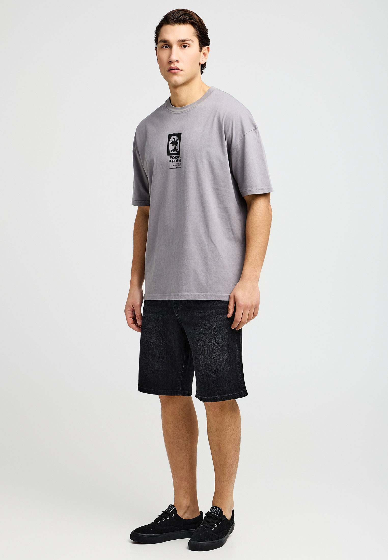 Ανδρικό oversized t-shirt με τύπωμα στην πλάτη