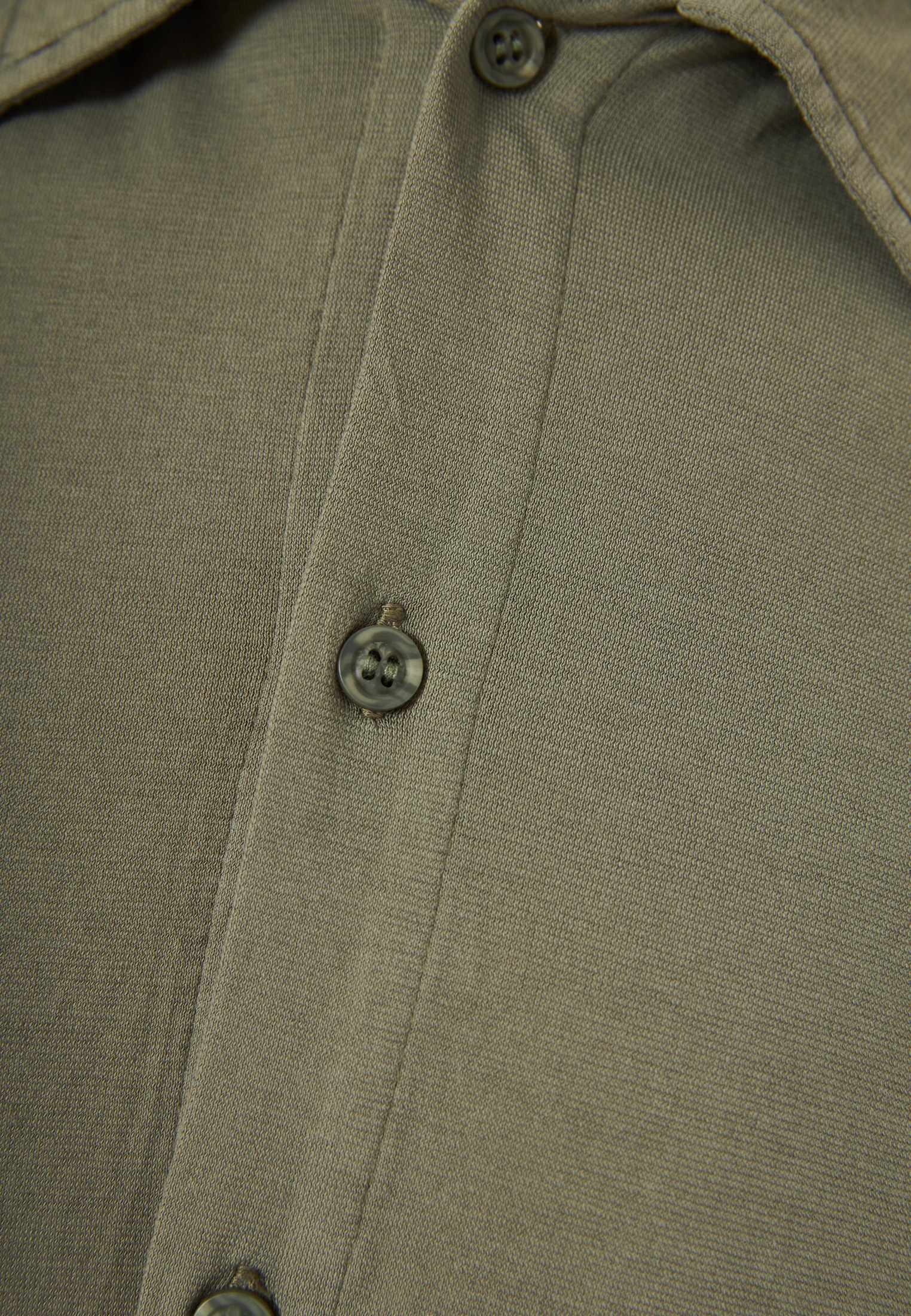 Ανδρικό loose βαμβακερό πουκάμισο - The essentials φωτογραφία