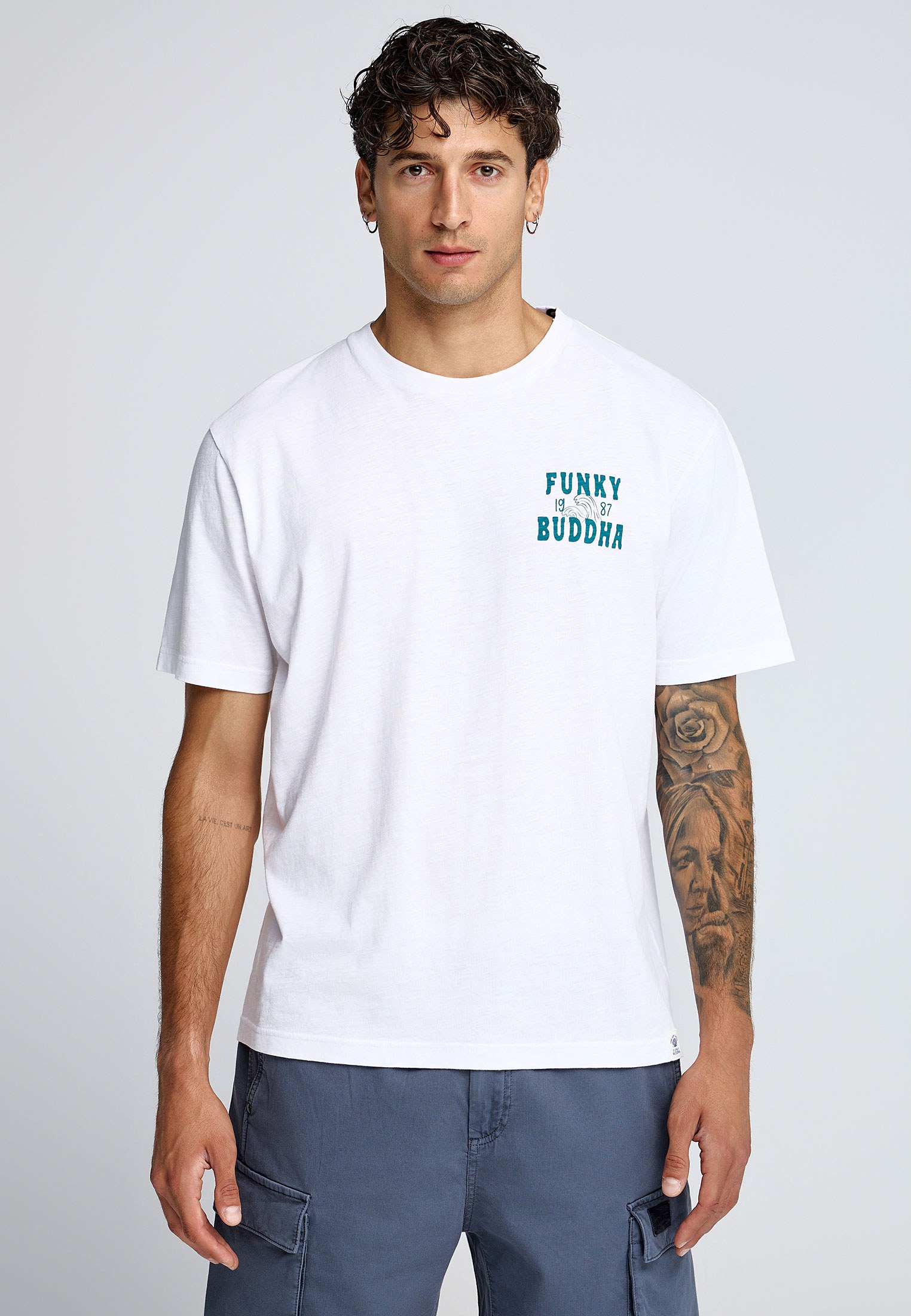 Ανδρικό βαμβακερό t-shirt με τύπωμα στην πλάτη