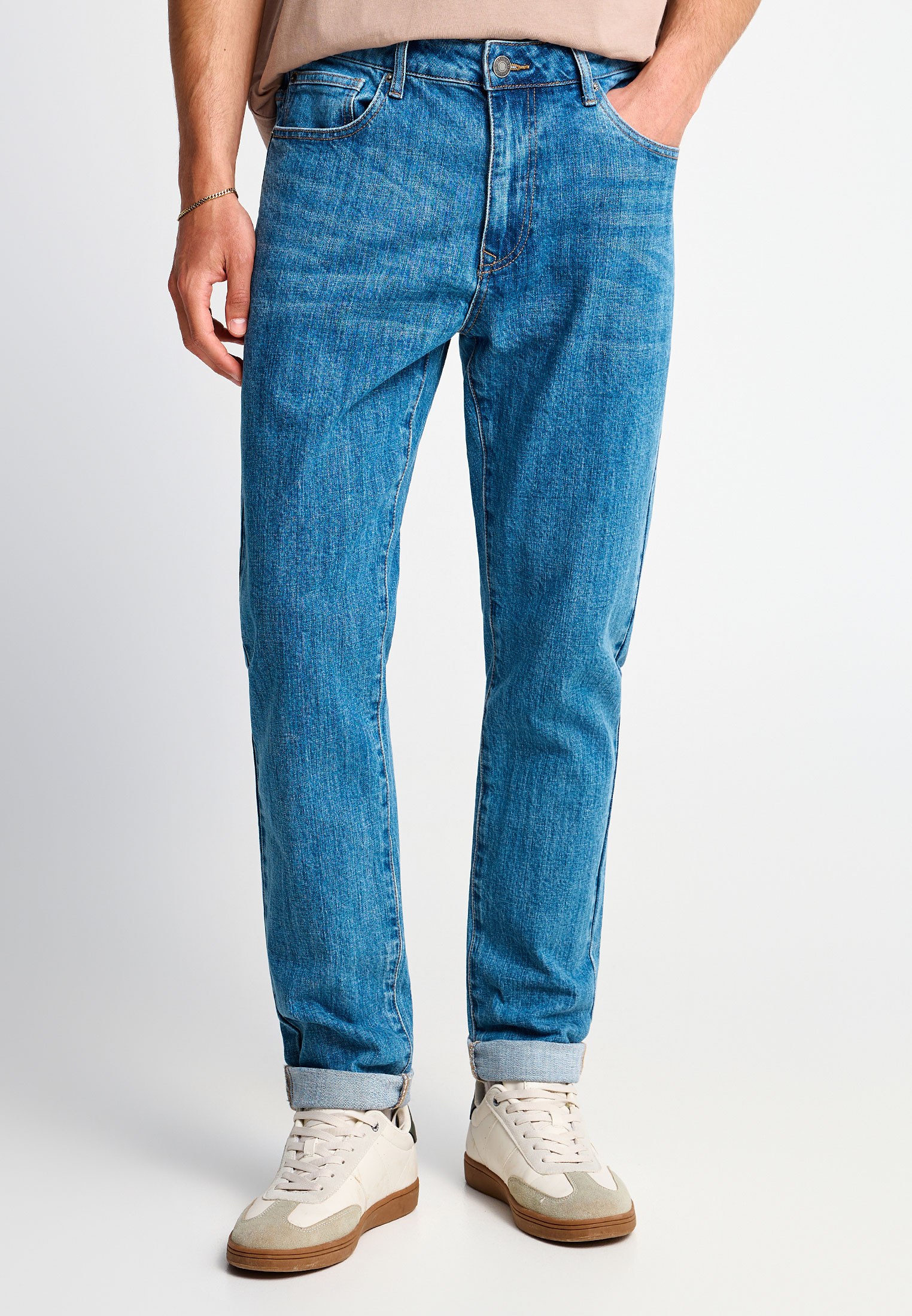 Ανδρικό slim tapered τζην με washed effects