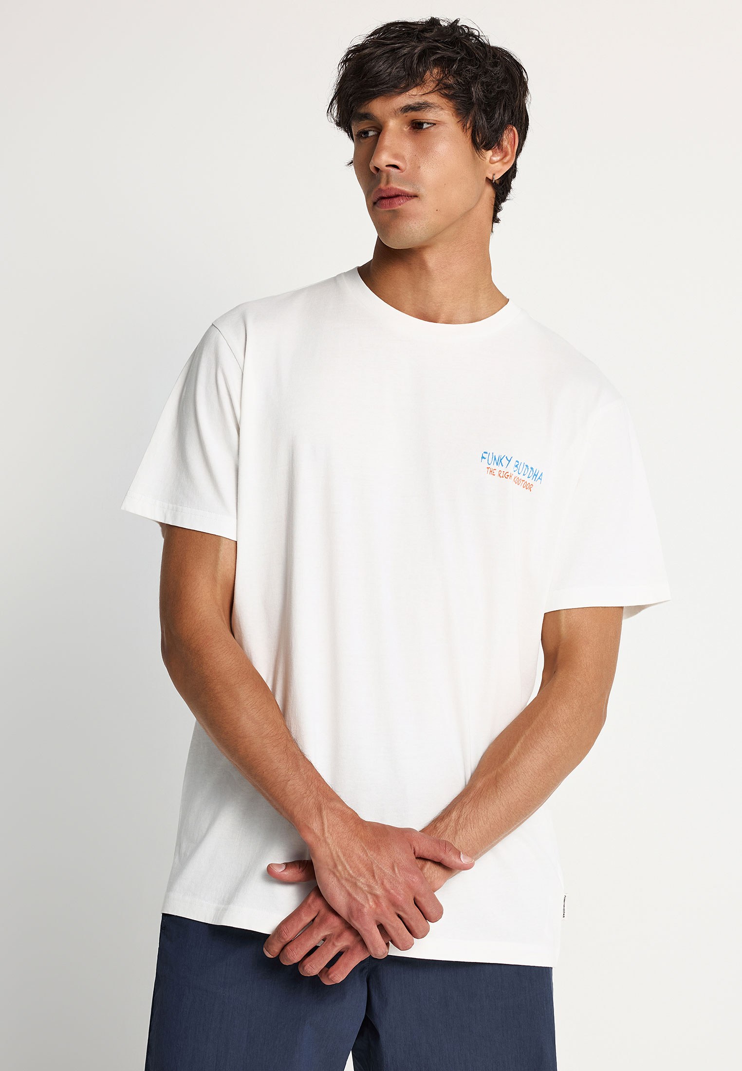 Ανδρικό t-shirt με τύπωμα στην πλάτη