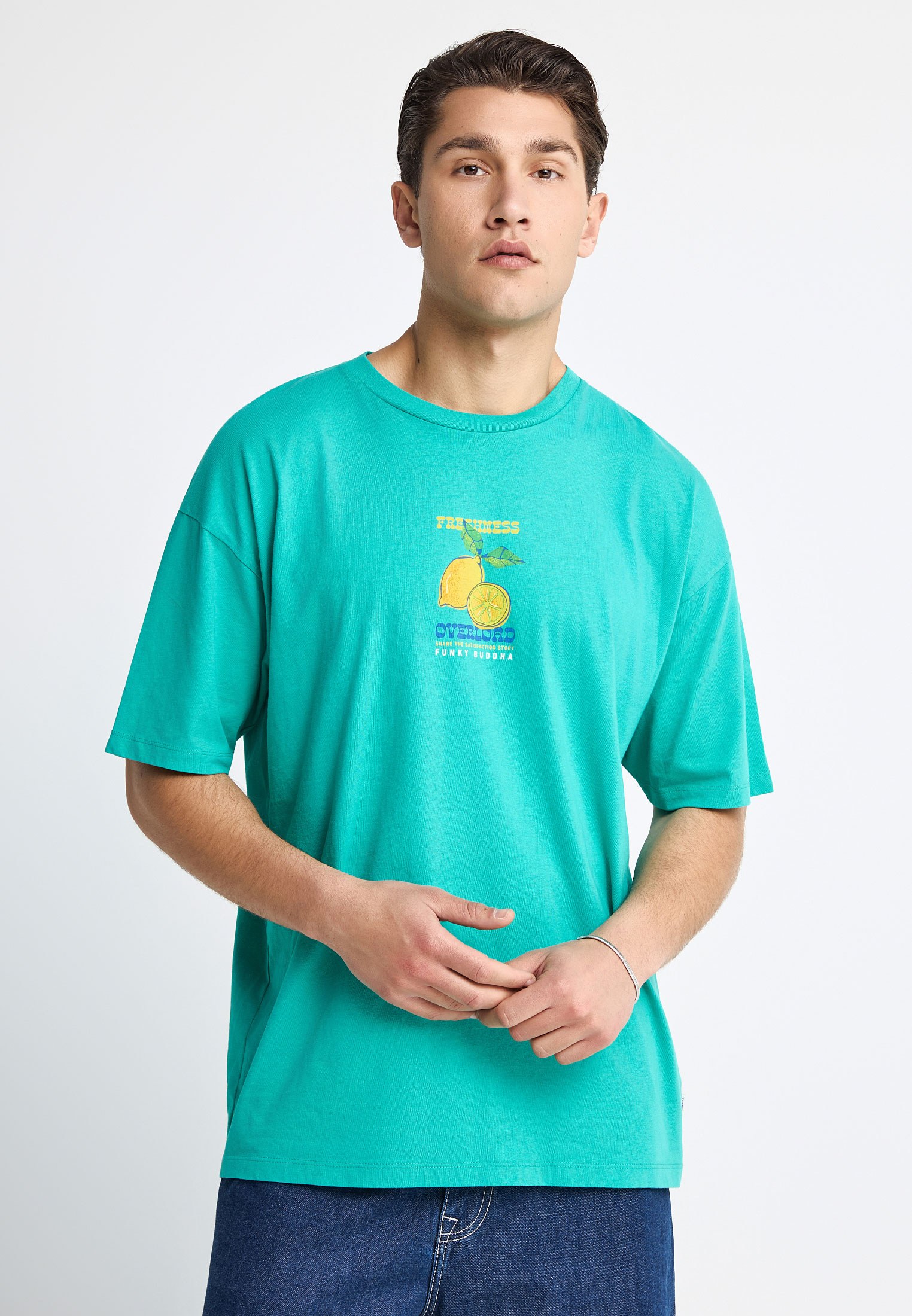 Ανδρικό oversized t-shirt με τύπωμα στην πλάτη