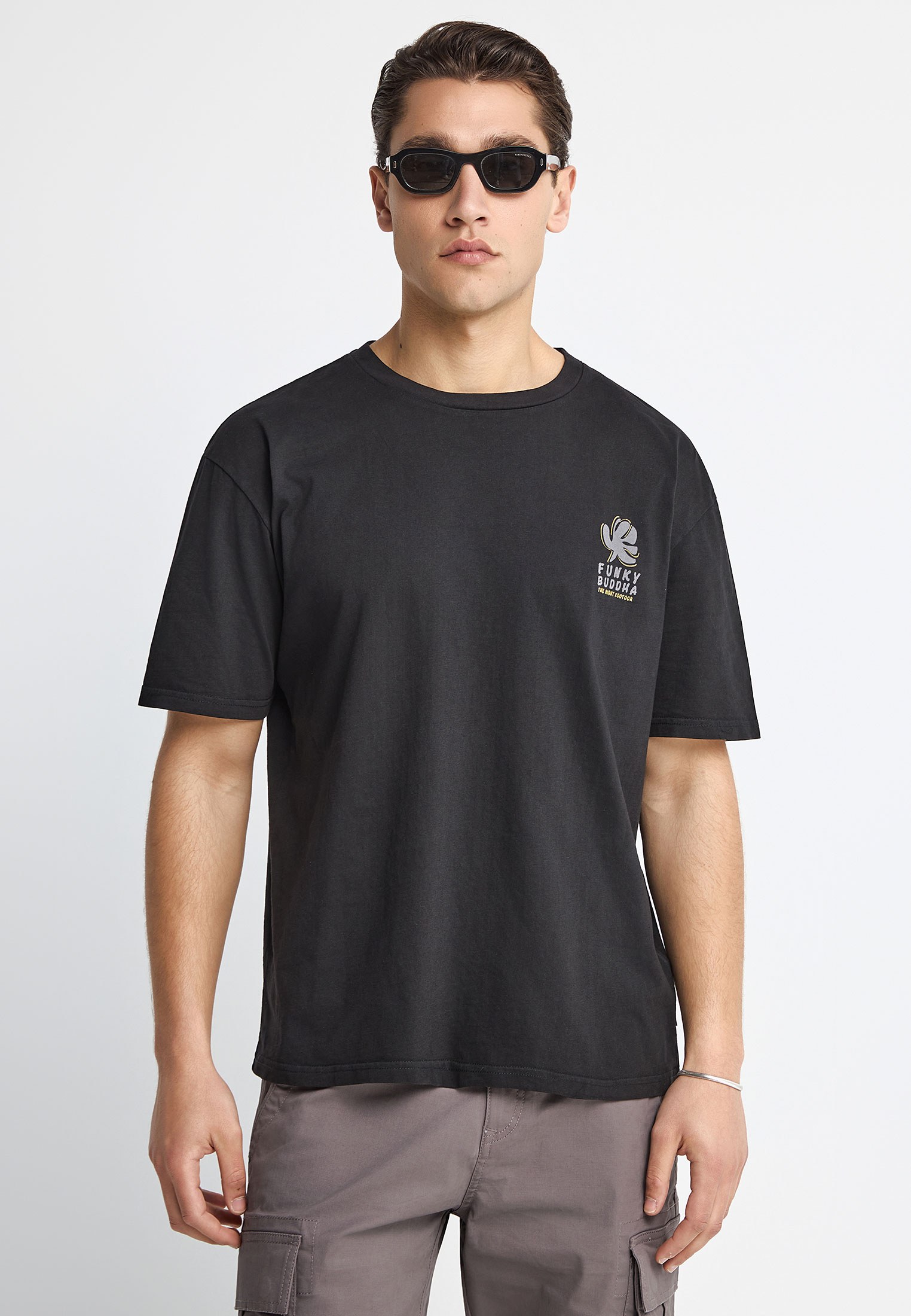 Ανδρικό t-shirt με τύπωμα στην πλάτη