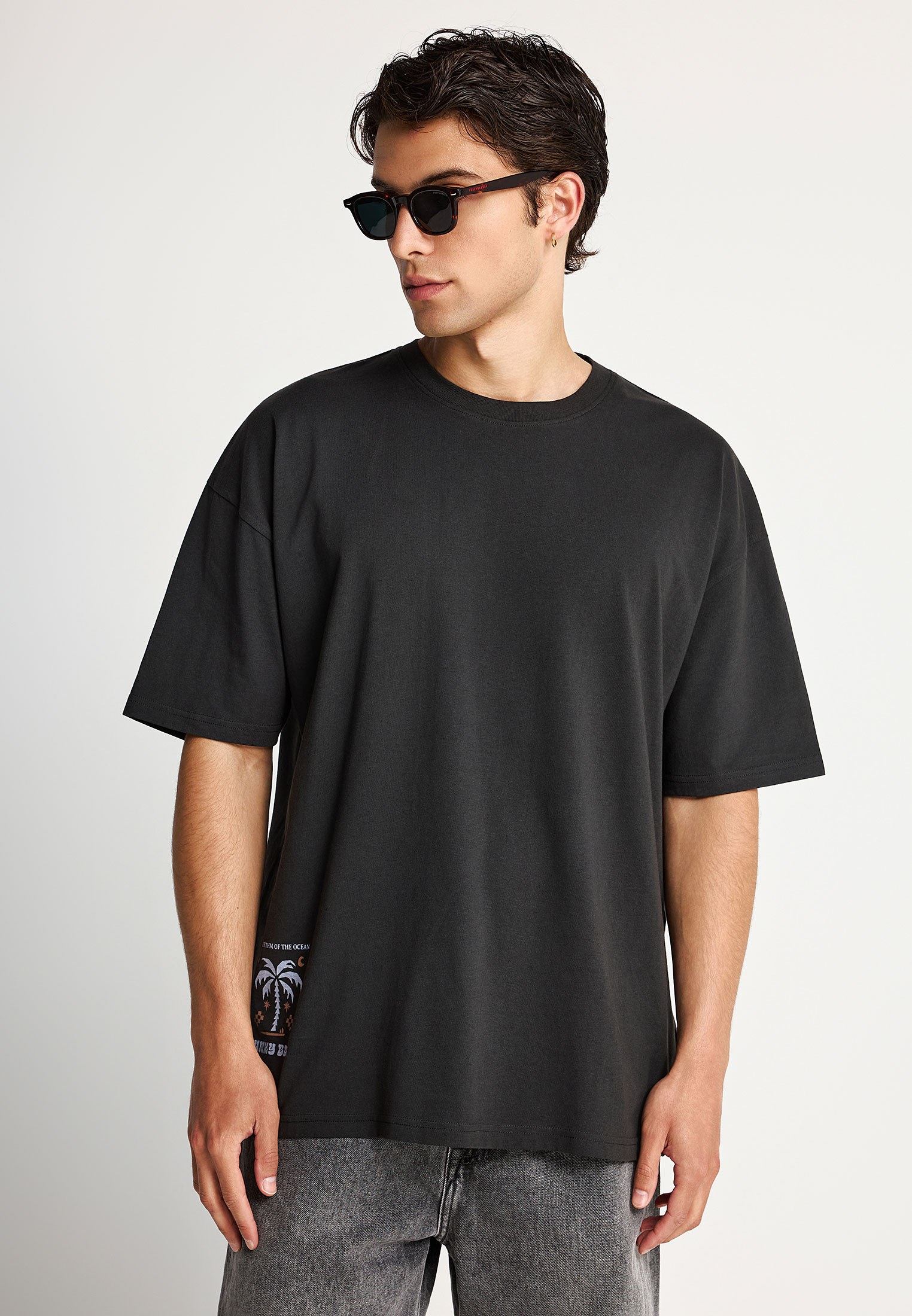 Ανδρικό t-shirt με τύπωμα στην πλάτη