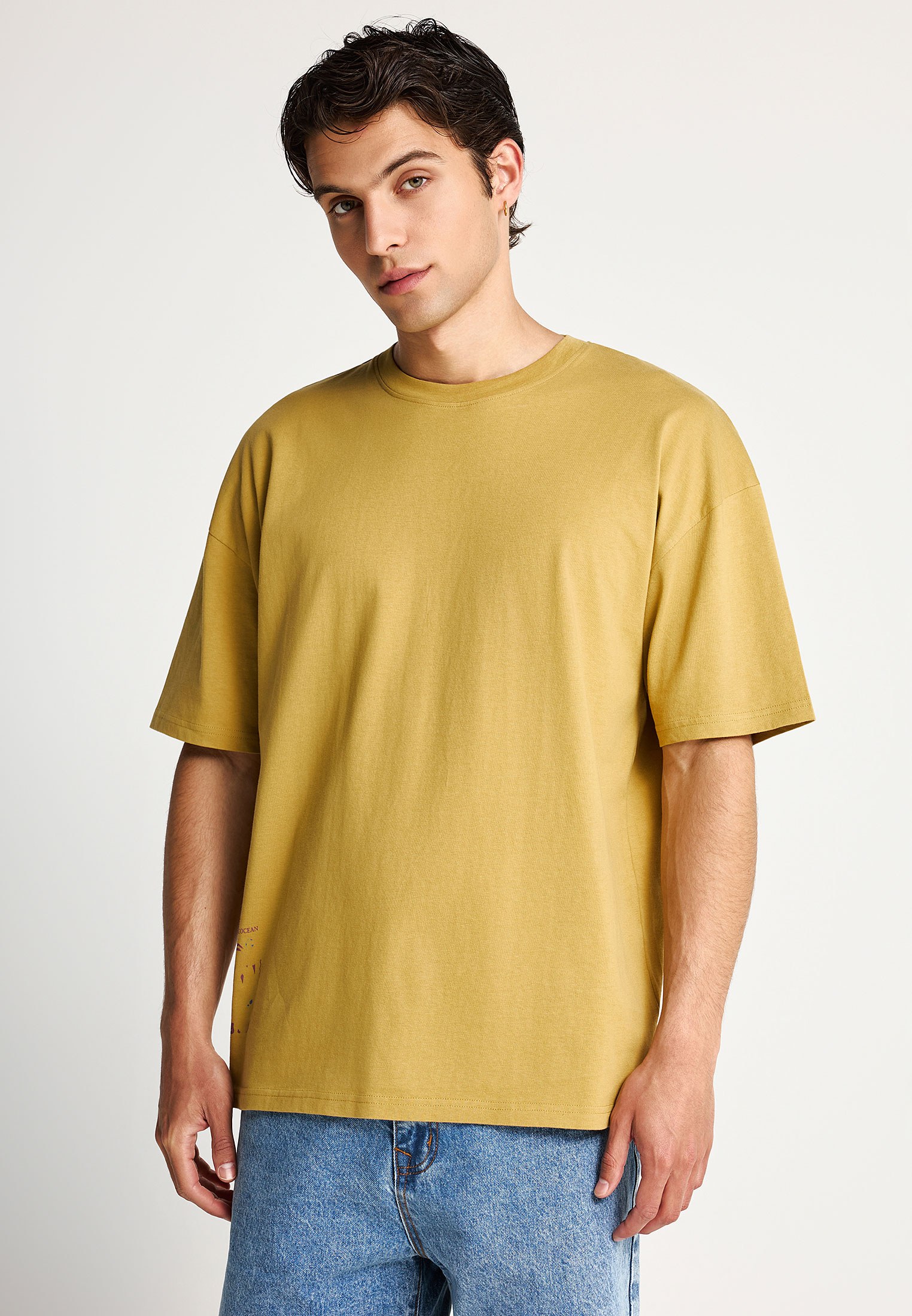 Ανδρικό t-shirt με τύπωμα στην πλάτη