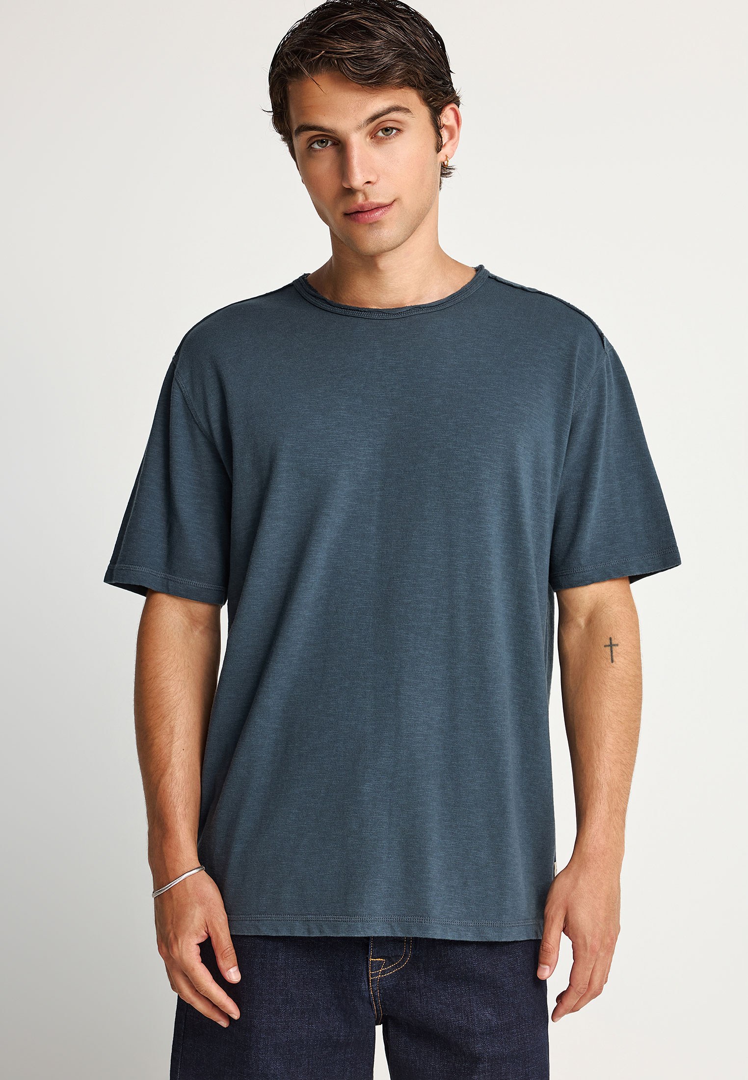 Ανδρικό relaxed t-shirt από βαμβάκι - The essentials