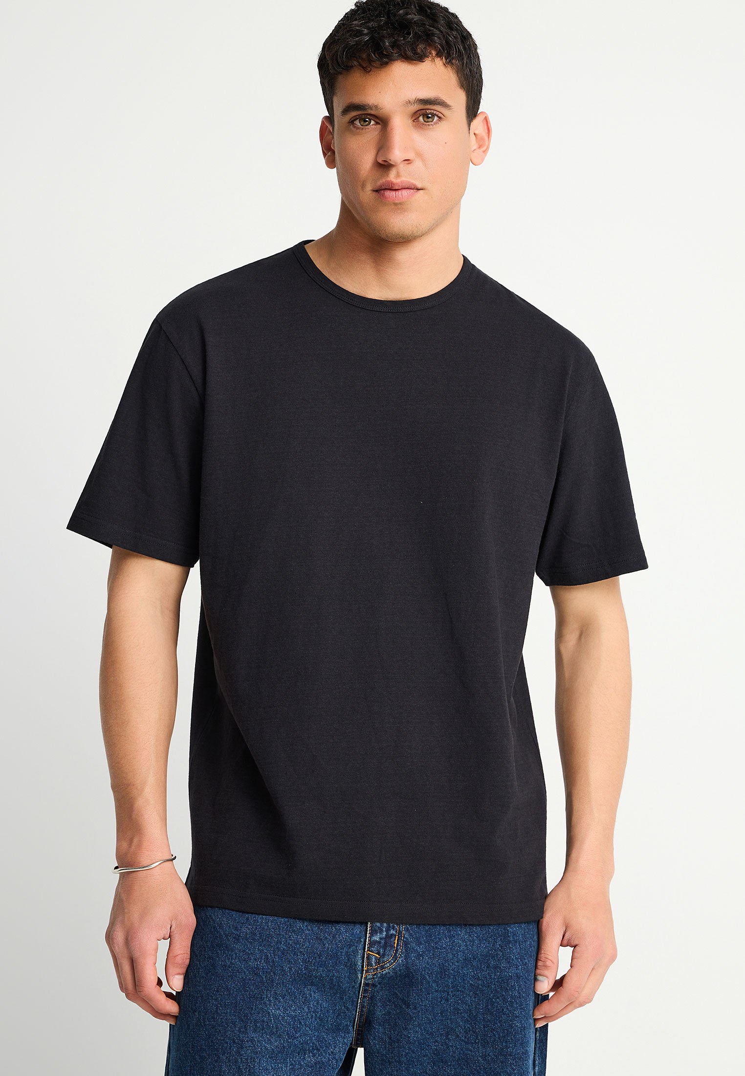 Ανδρικό relaxed t-shirt - The essentials