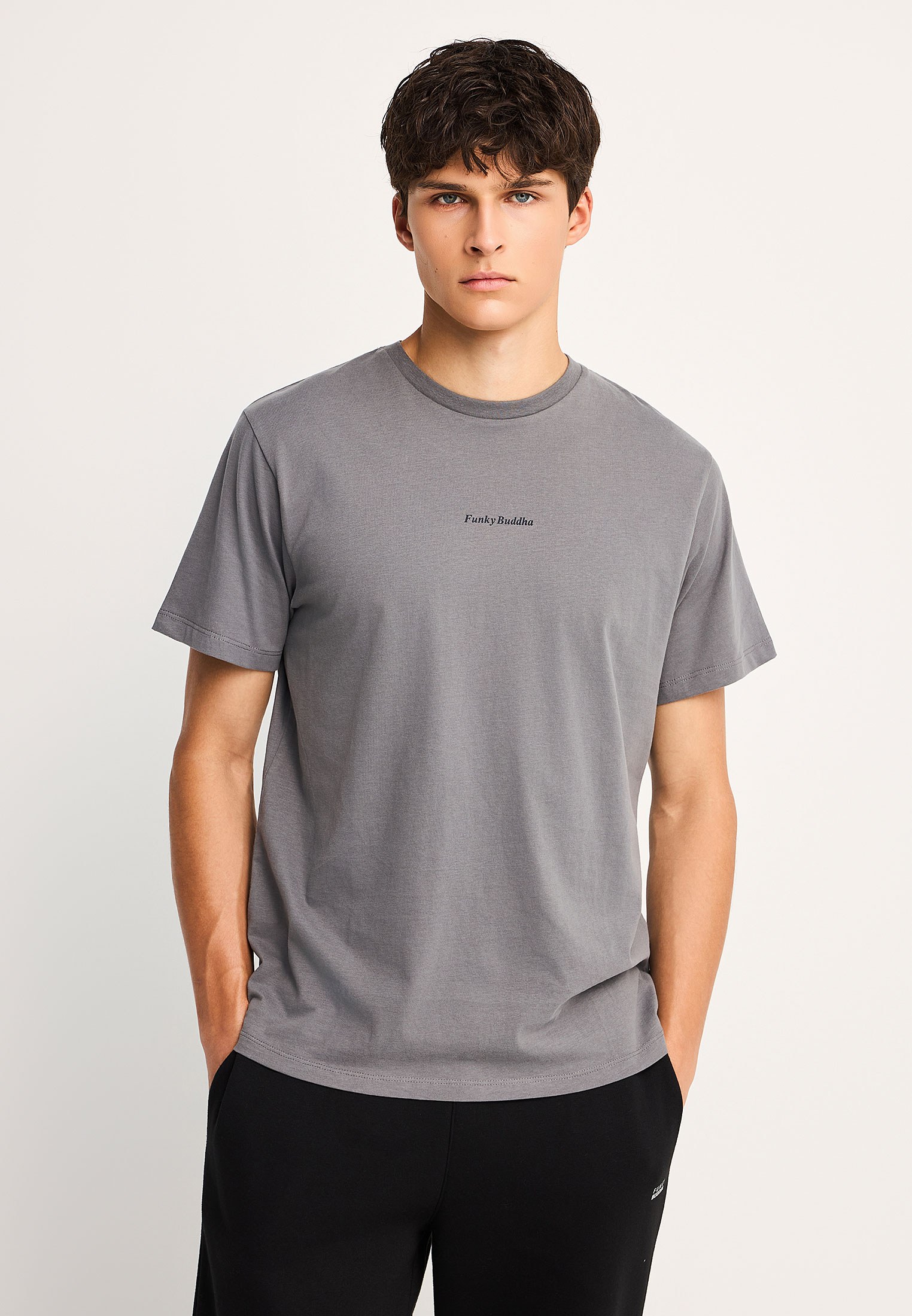 Κοντομάνικο t-shirt με σχέδιο στην πλάτη