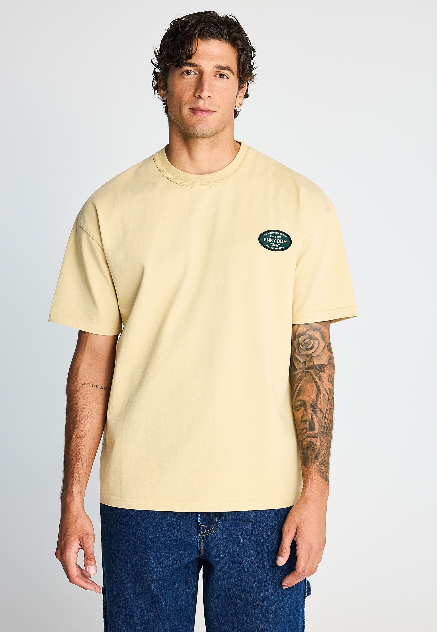 Oversized t-shirt με patch στο στήθος