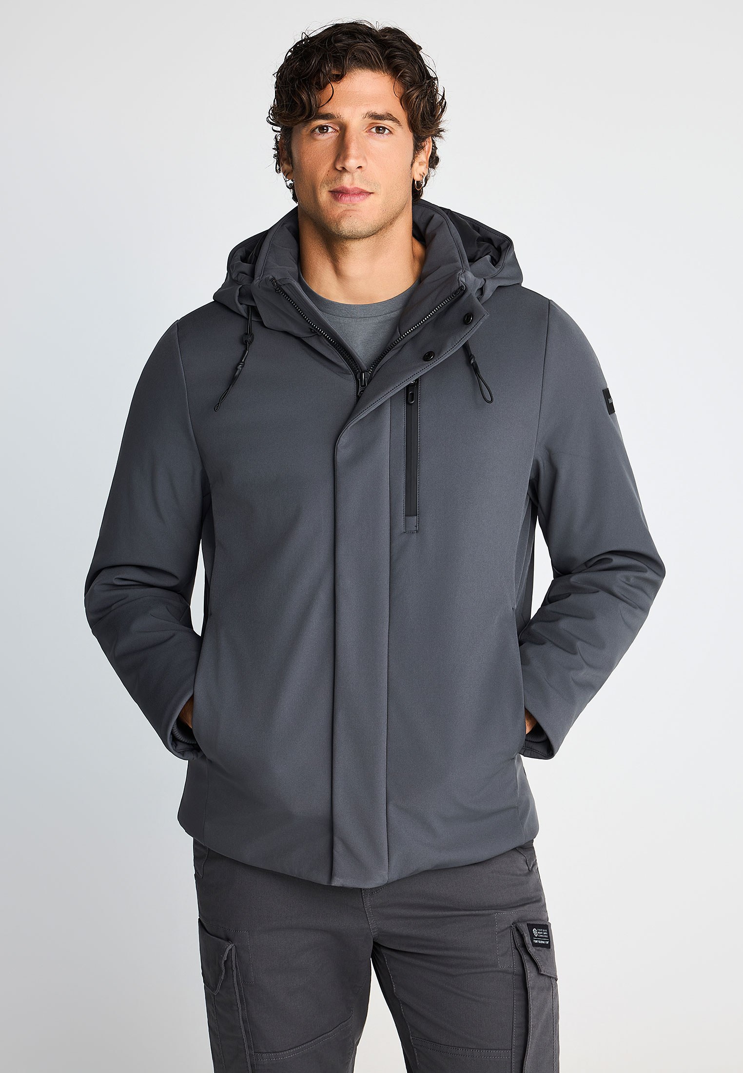 Ανδρικό μπουφάν softshell με αποσπώμενη κουκούλα