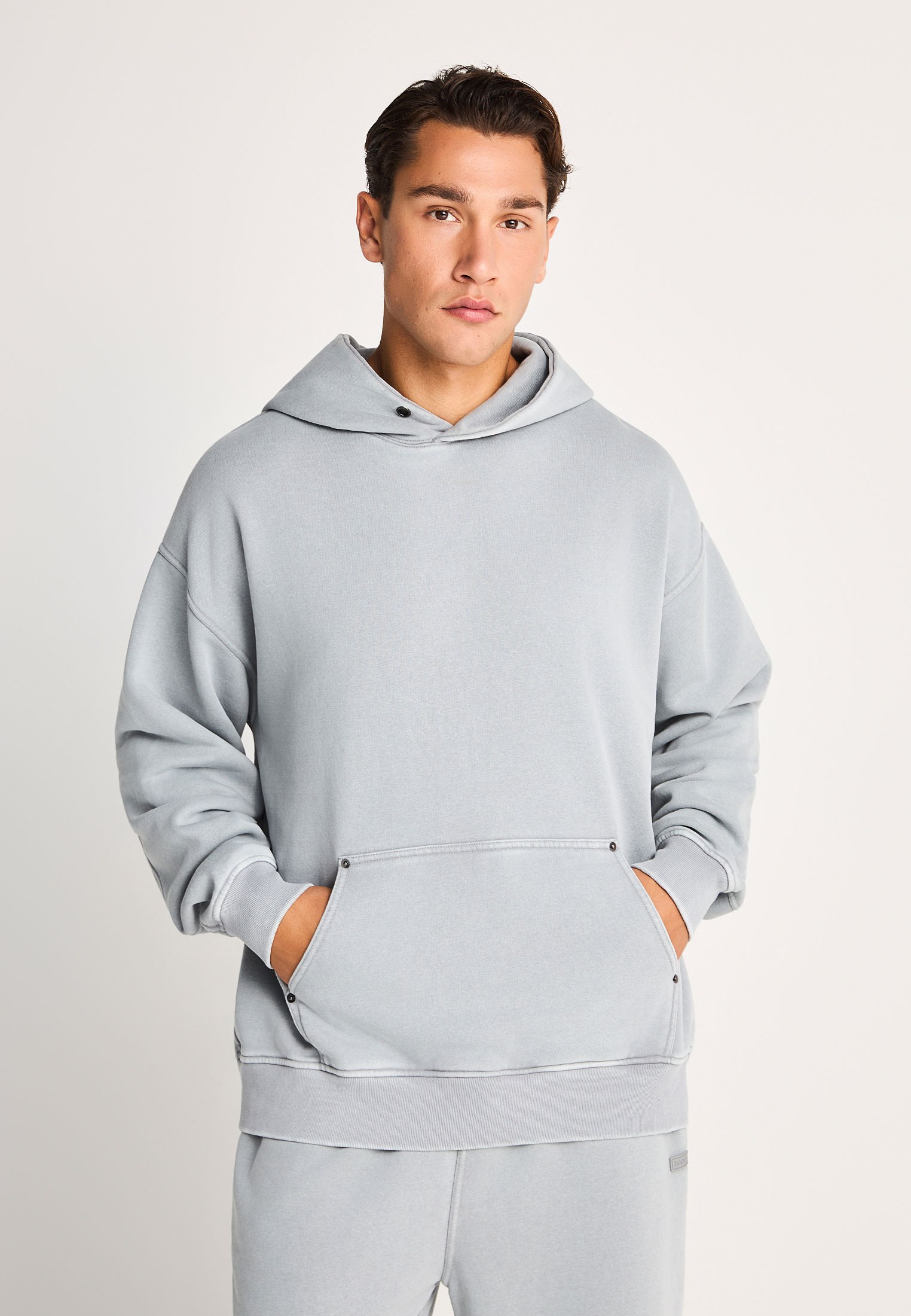 Ανδρική μπλούζα φούτερ oversized με κουκούλα