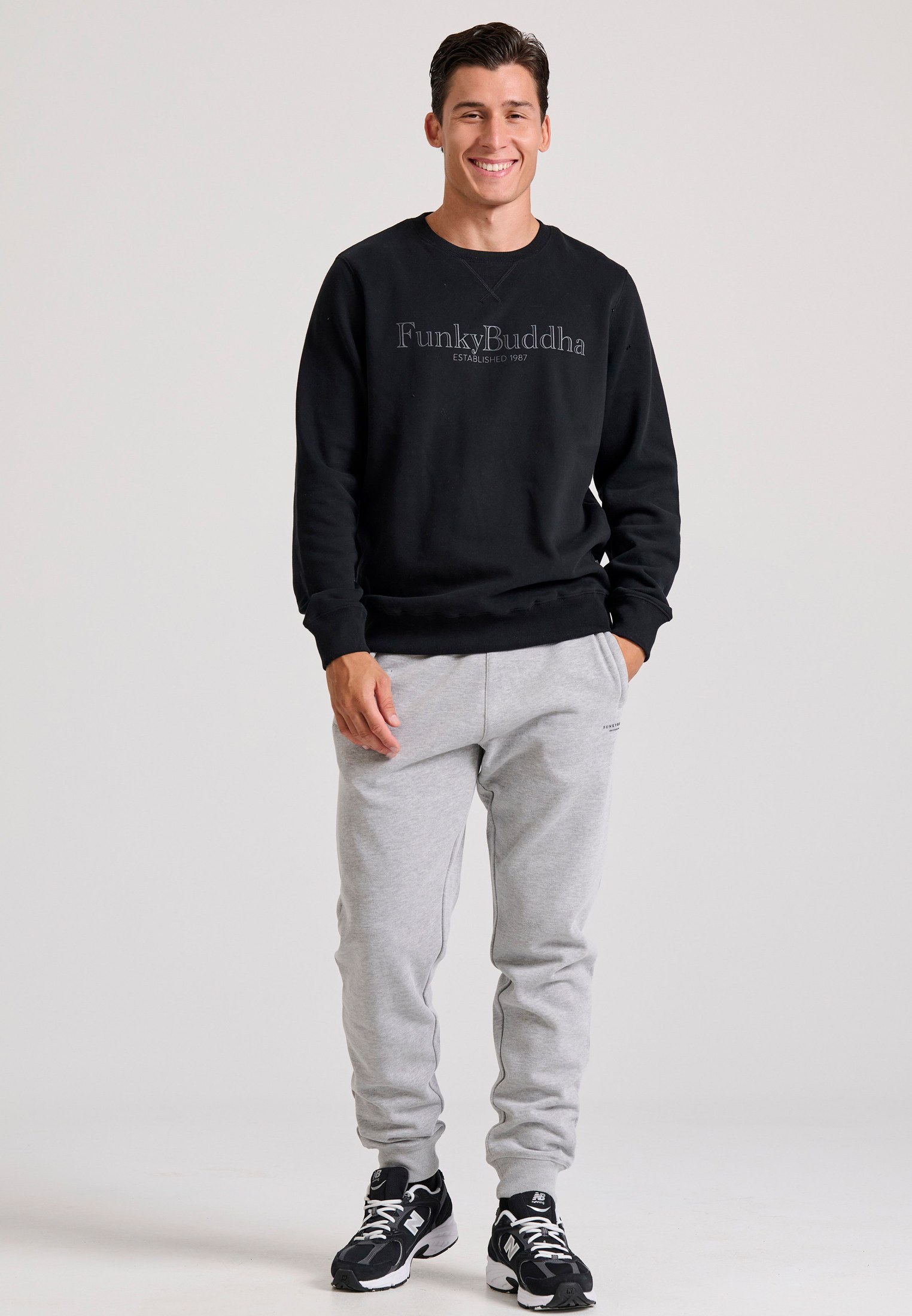 Φούτερ με branded τύπωμα στο στήθος