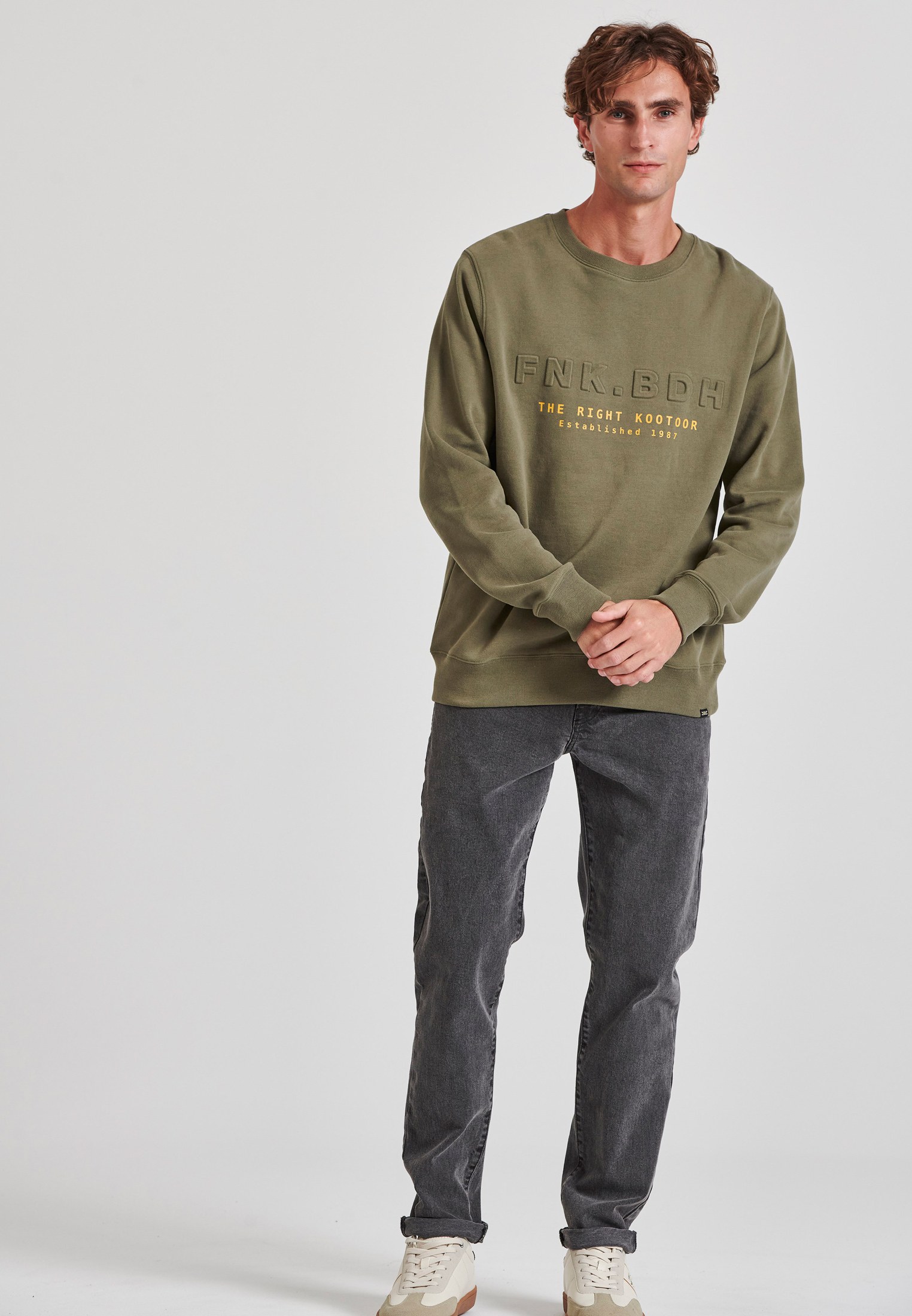 Φούτερ με embossed τύπωμα στο στήθος