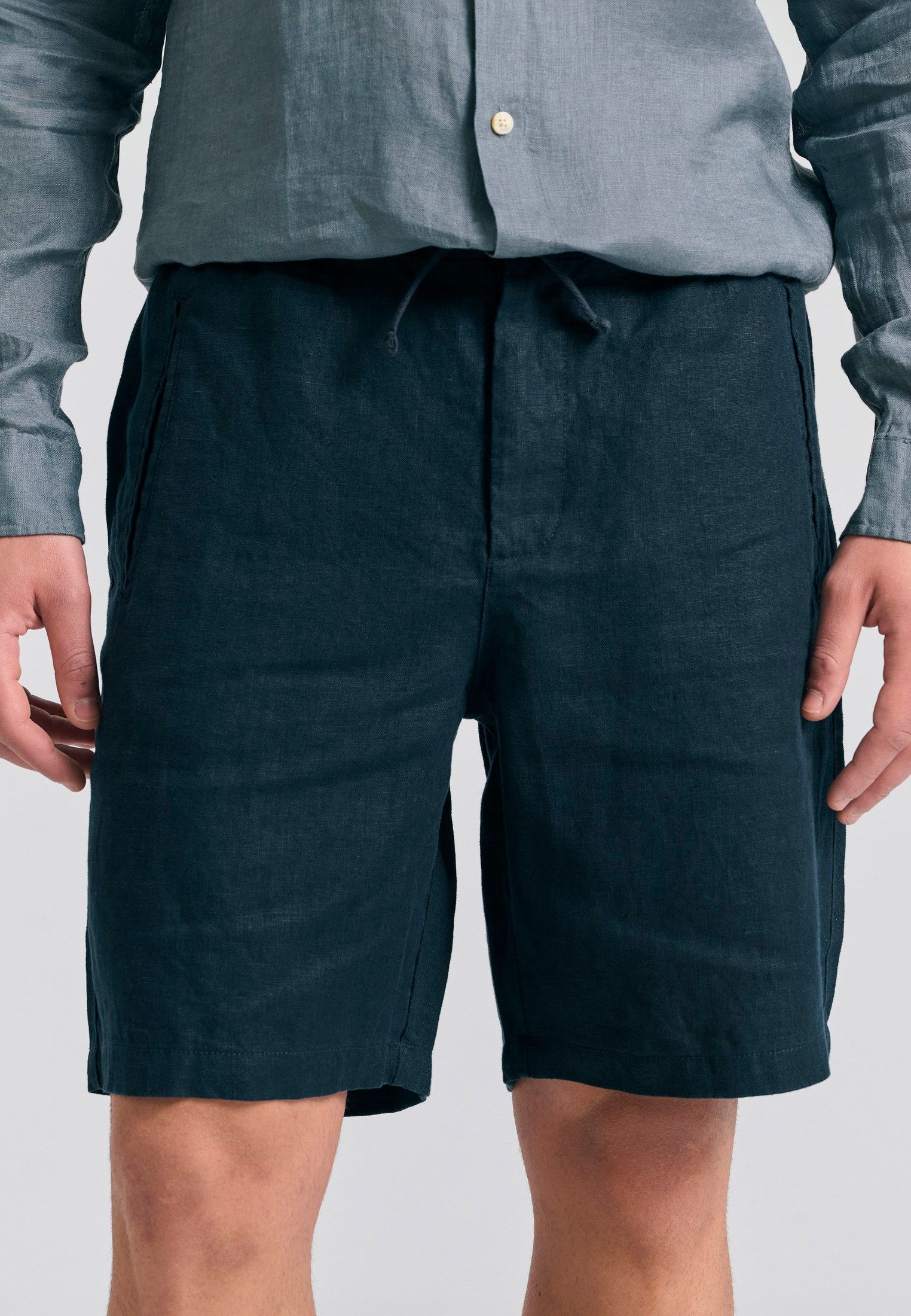 Comfort fit garment dyed βερμούδα από λινό