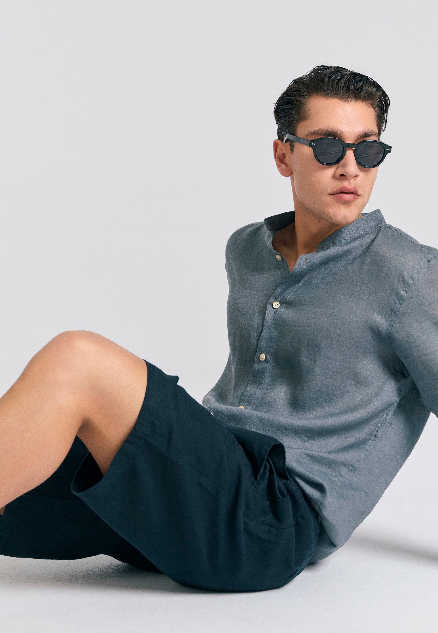Comfort fit garment dyed βερμούδα από λινό φωτογραφία