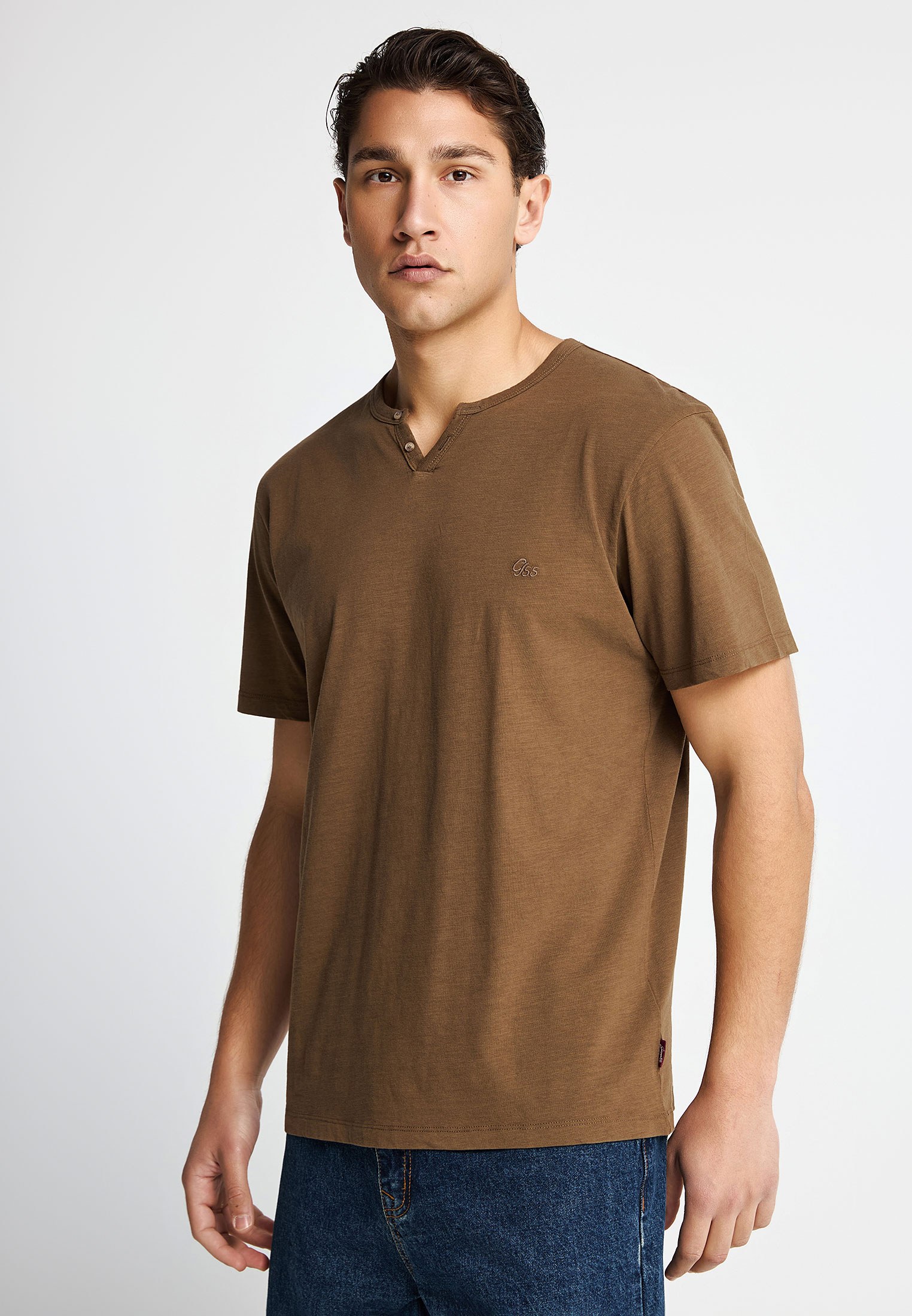 Essential t-shirt Garage 55 με henley λαιμόκοψη