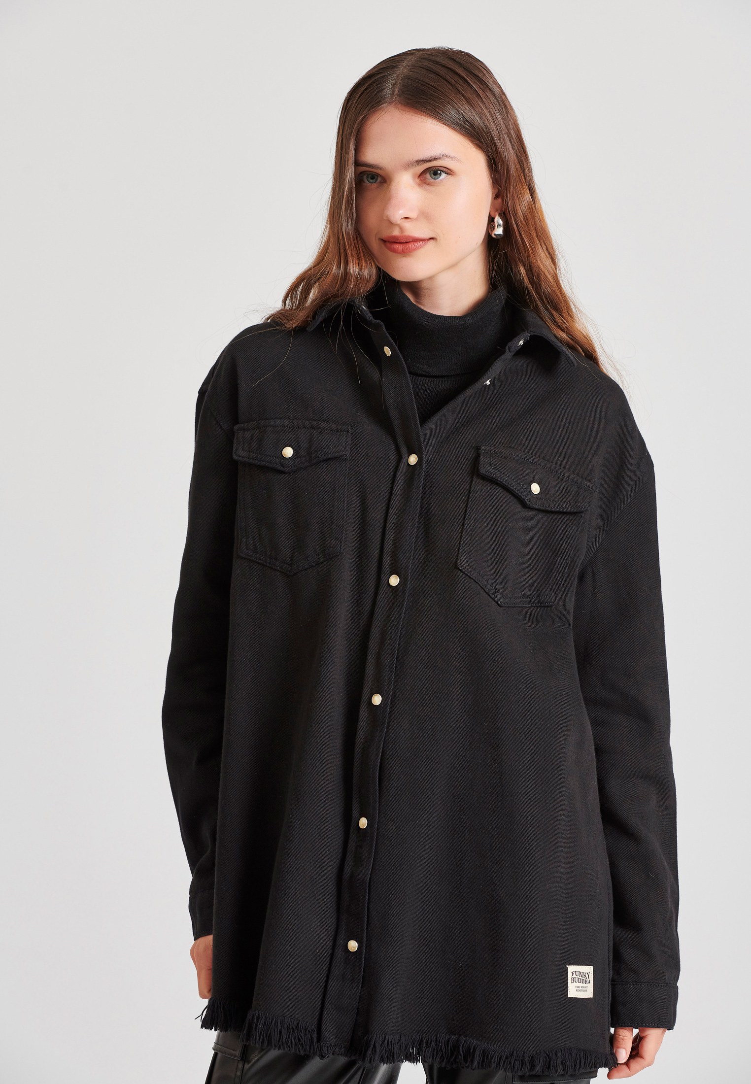 Γυναικείο oversized τζιν πουκάμισο με φθορές