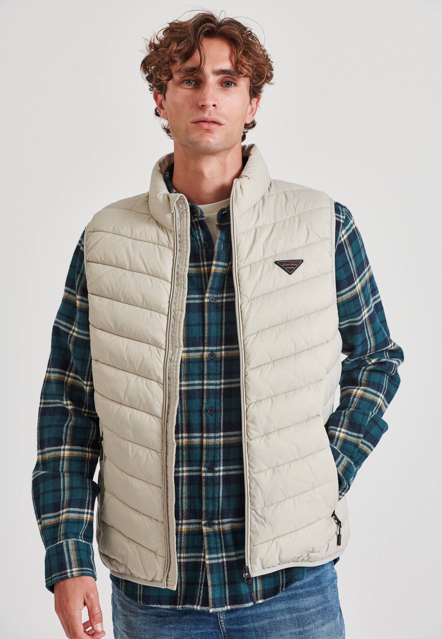 Ανδρικό αμάνικο καπιτονέ μπουφάν