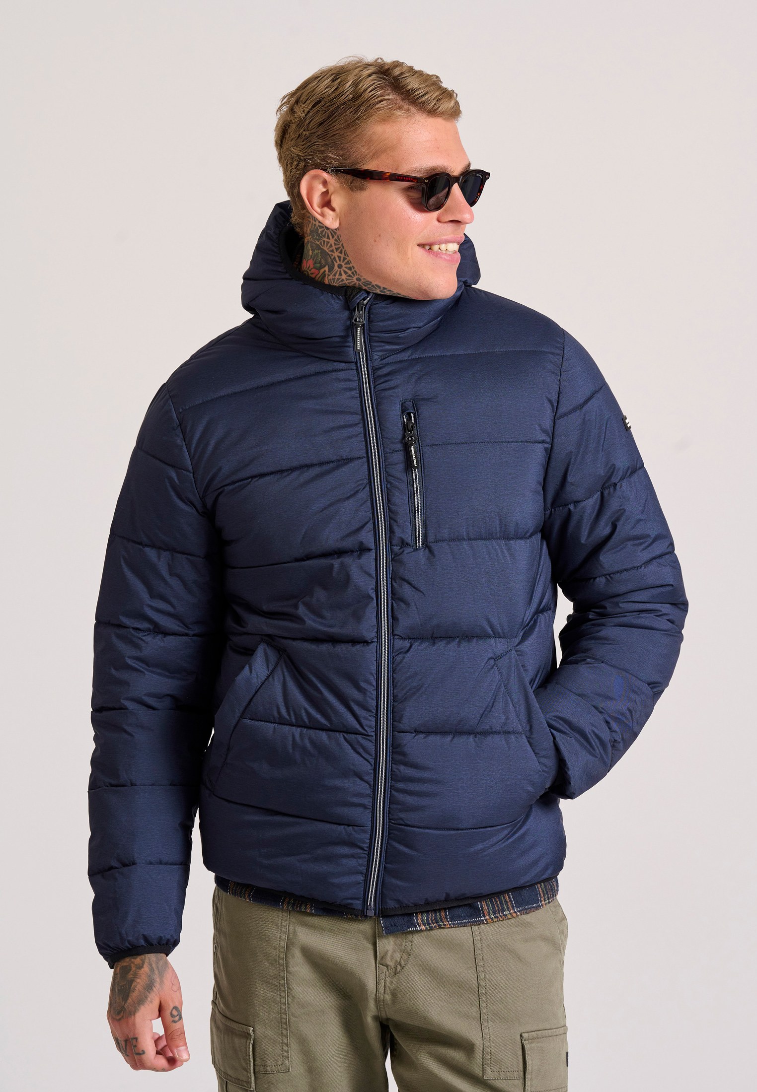 Ανδρικό puffer μπουφάν με κουκούλα