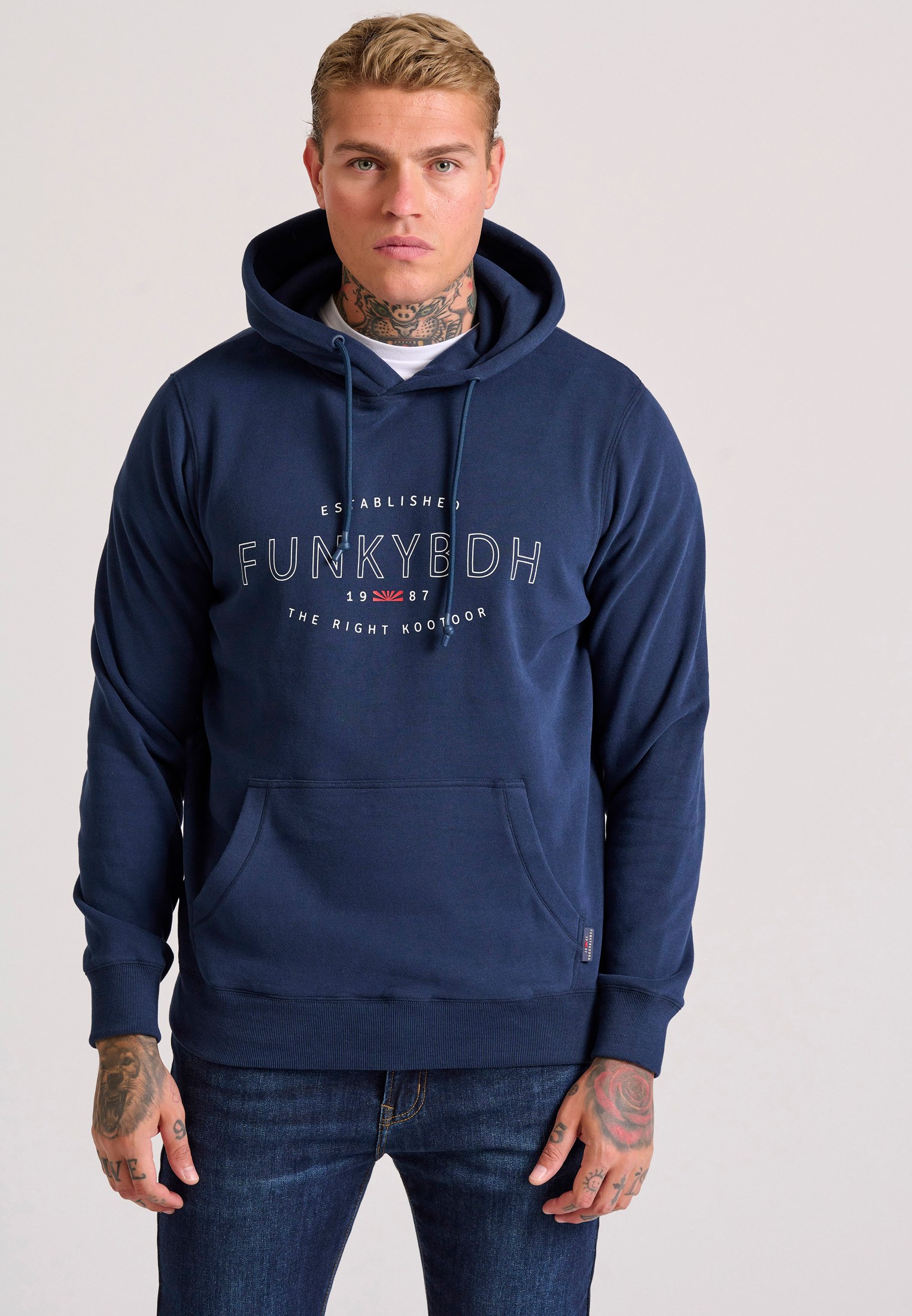 Φούτερ με κουκούλα και τύπωμα στο στήθος