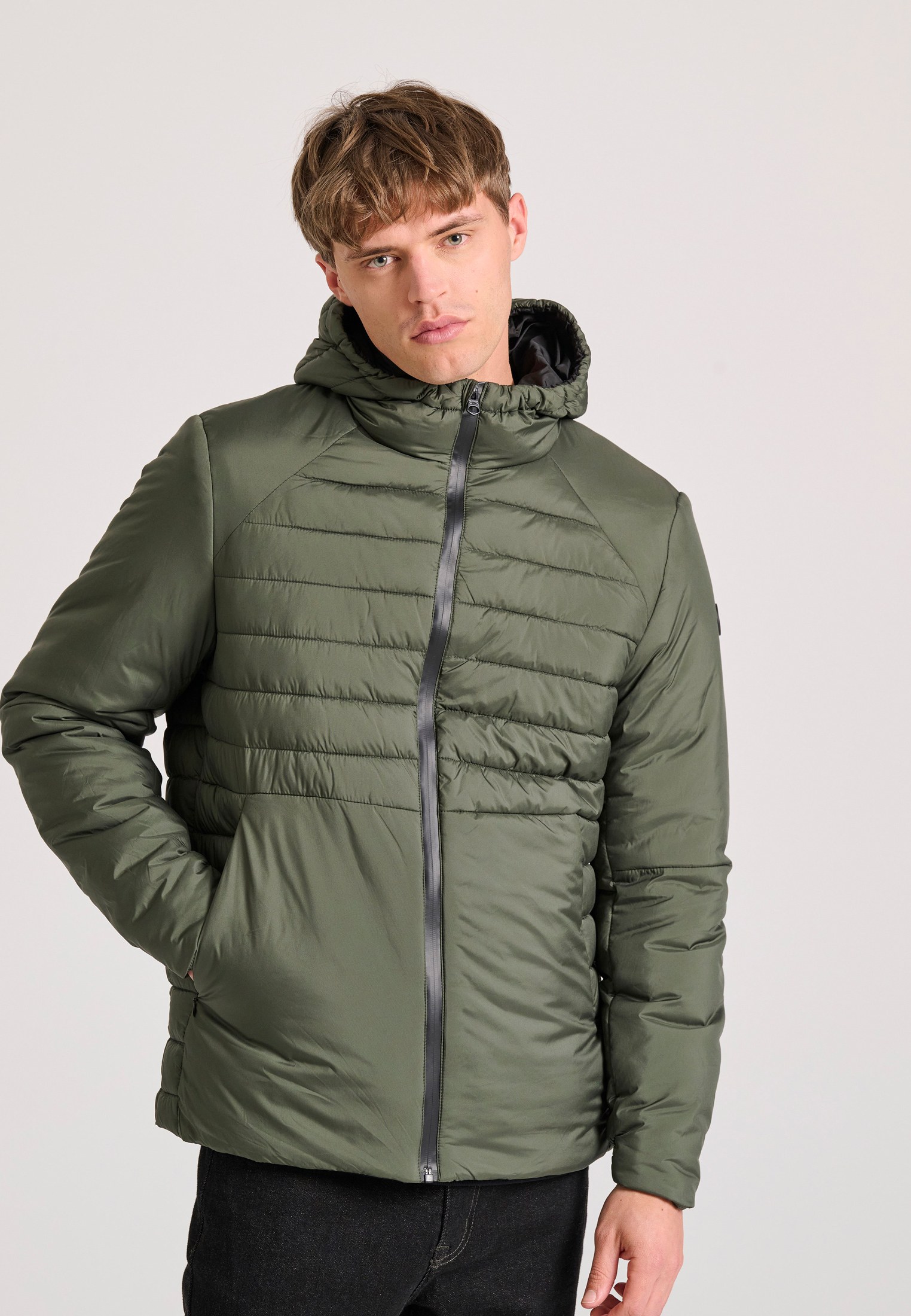 Καπιτονέ traveller μπουφάν με κουκούλα