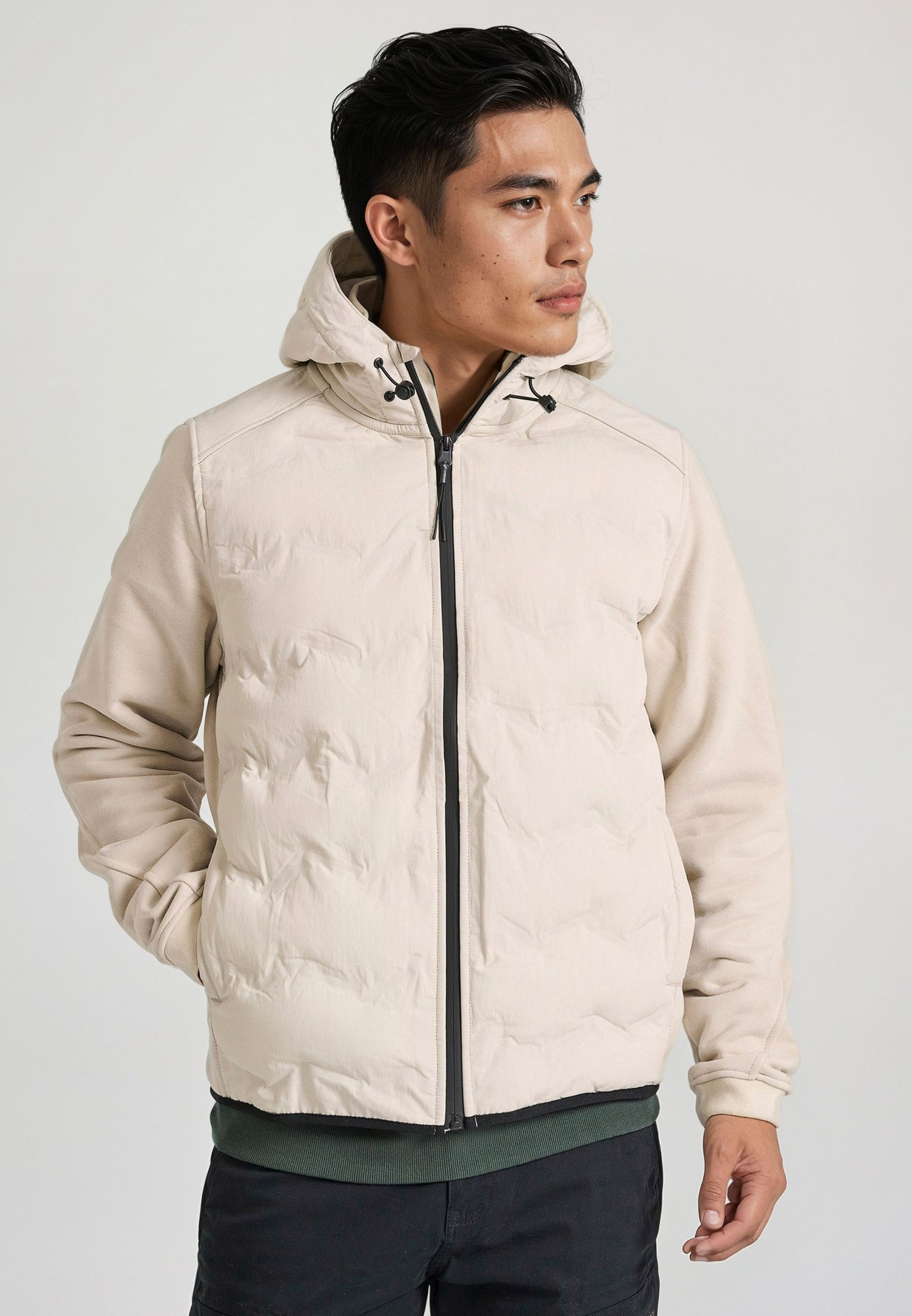Ανδρικό casual μπουφάν με καπιτονέ επένδυση