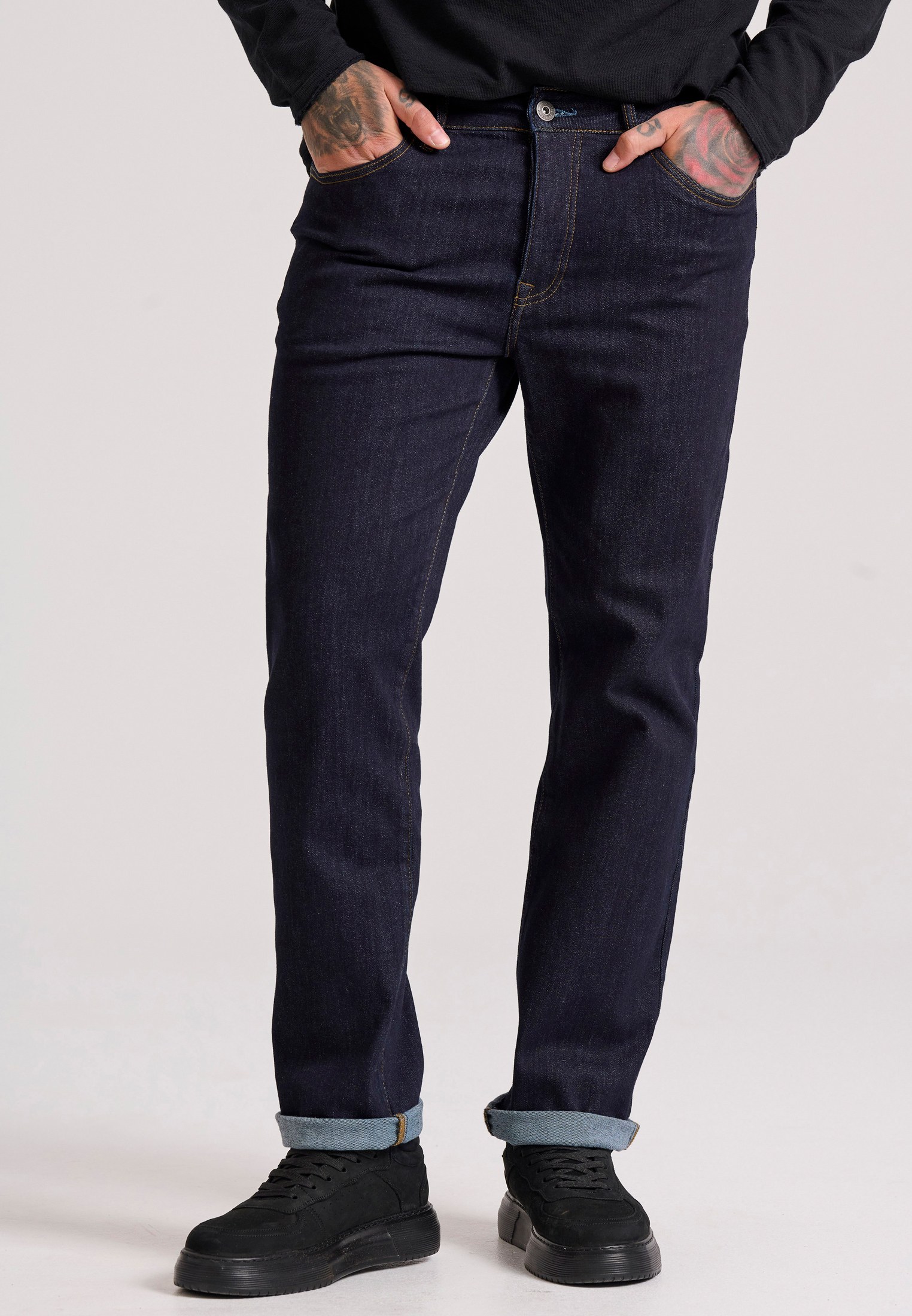 Straight fit τζιν παντελόνι με whisker details