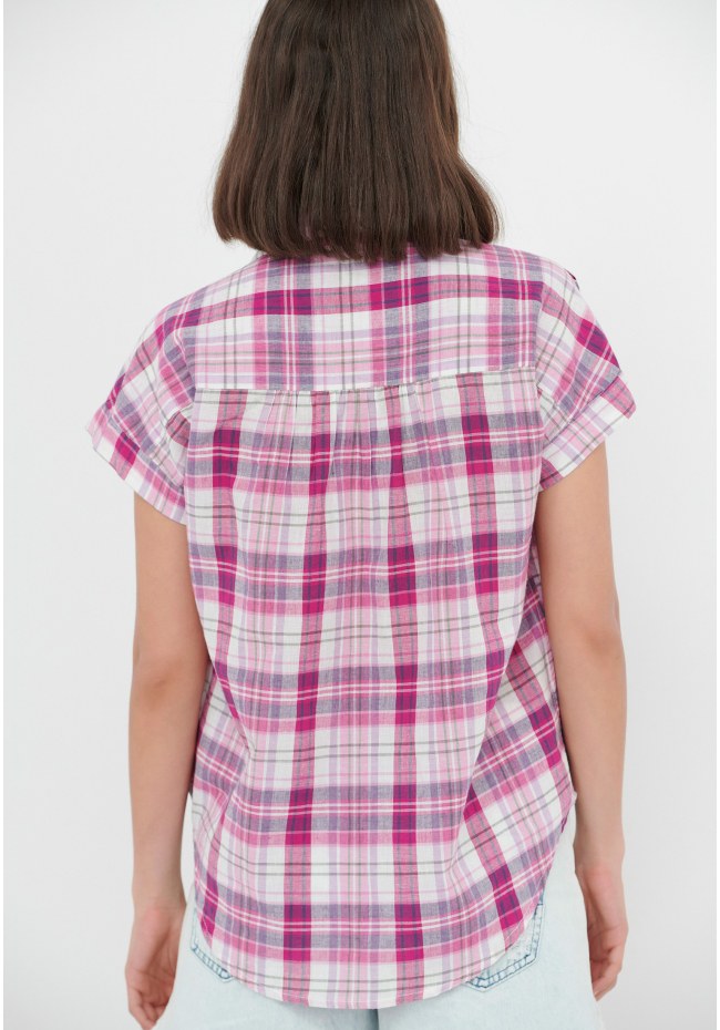 Women's plaid shirt