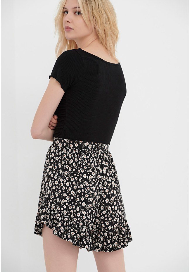 Εμπριμέ σορτς με φλοράλ τύπωμα