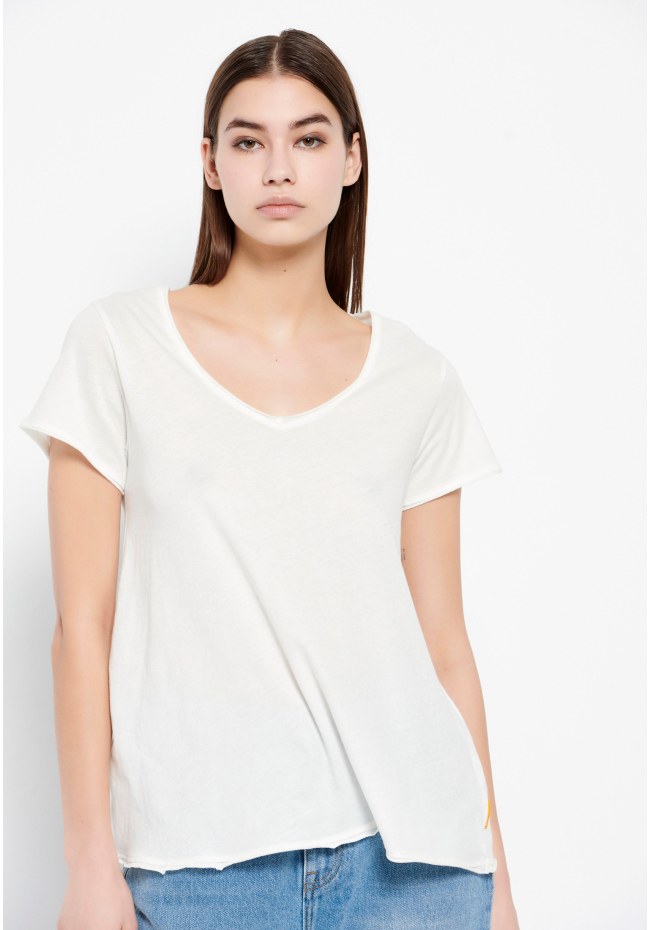 Βαμβακερό t-shirt με άνοιγμα V