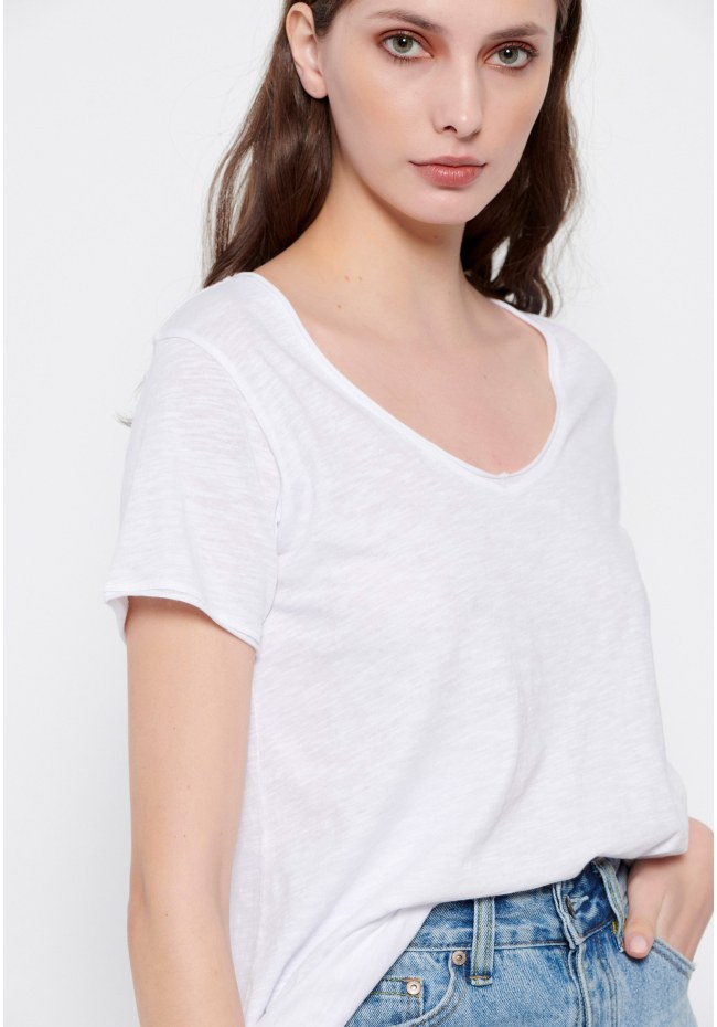Essential t-shirt με V λαιμόκοψη