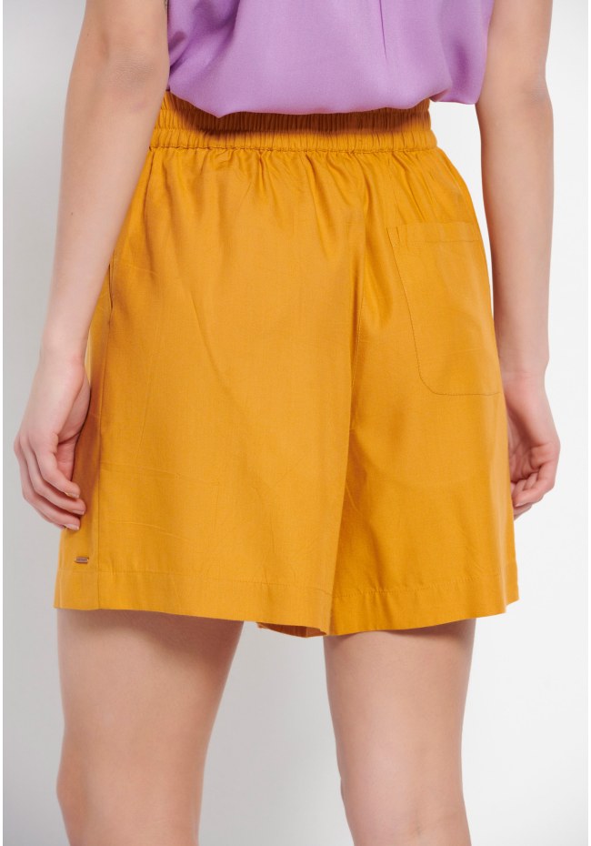 Γυναικείο σορτς από lyocell με ελαστική μέση