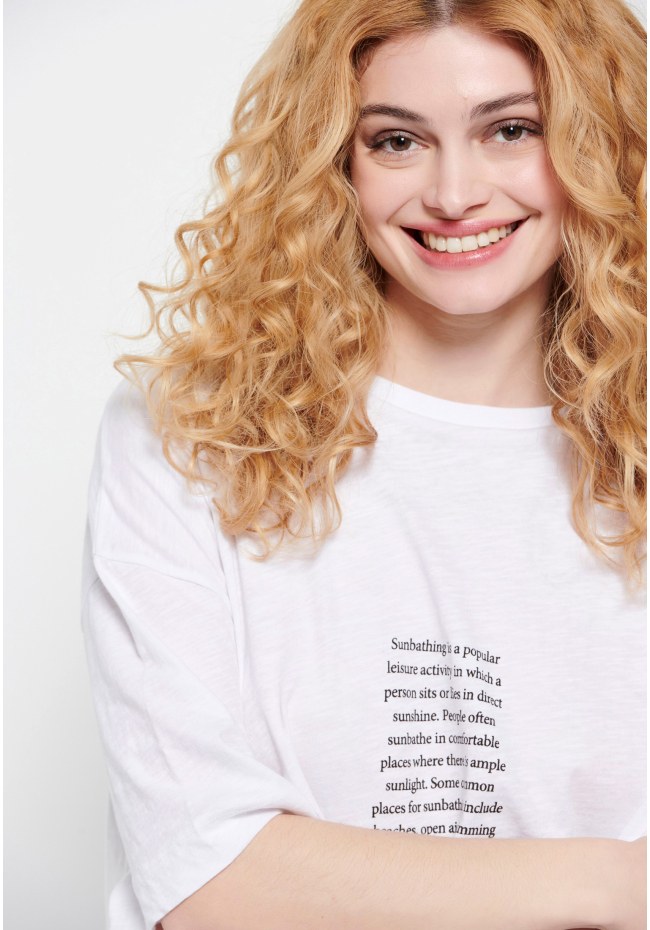 Loose fit text printed t-shirt on the back