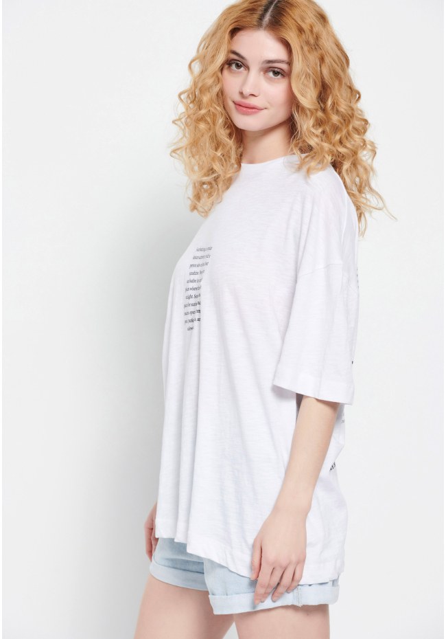 Loose fit text printed t-shirt on the back