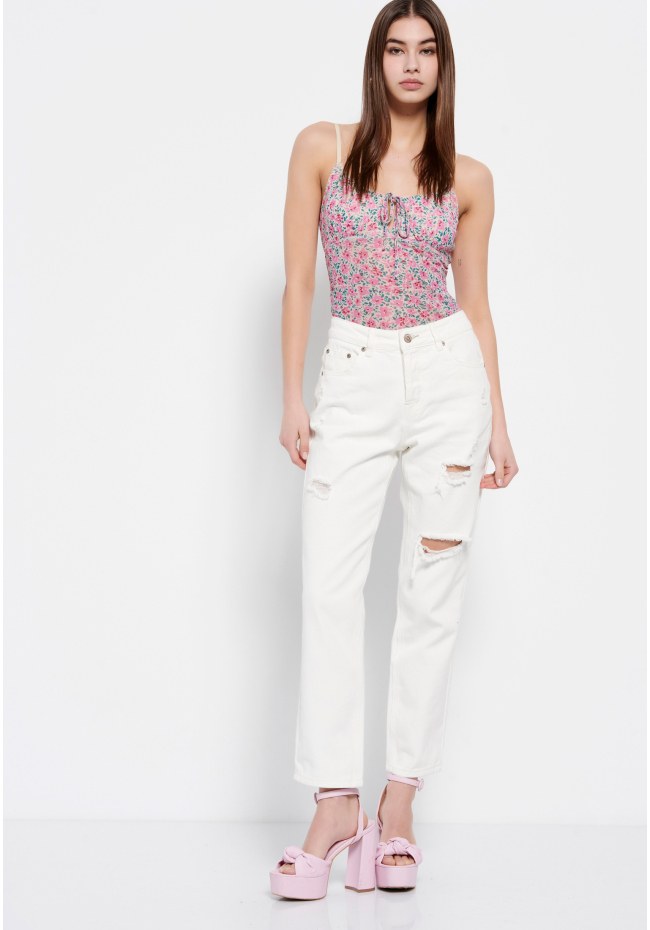 Loose fit jeans with destroyed effects