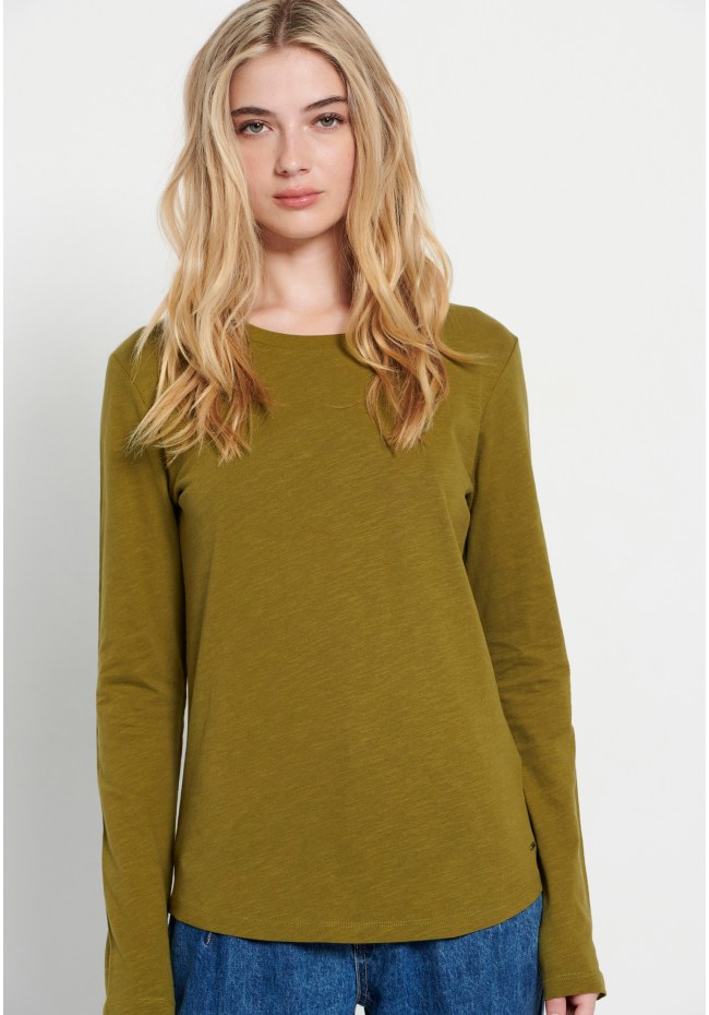 Crew neck long sleeve t-shirt