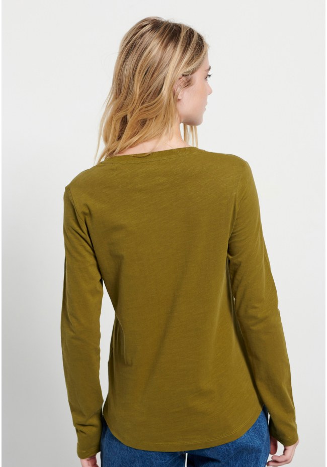 Crew neck long sleeve t-shirt