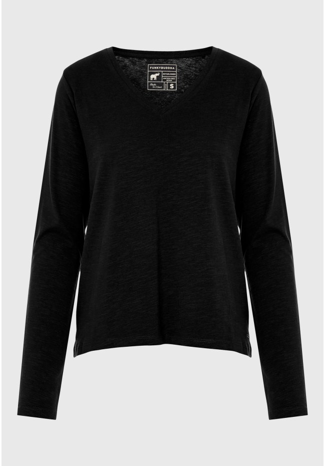 V-neck longsleeve t-shirt
