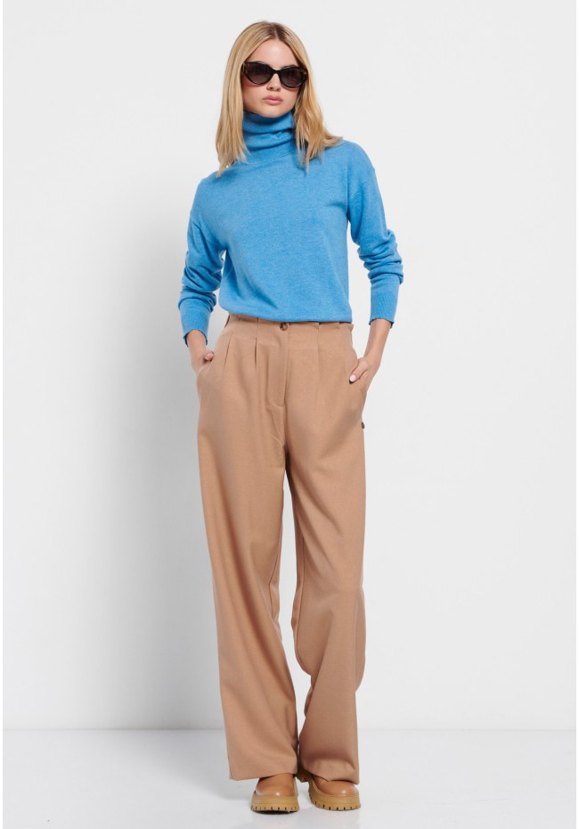 Essential turtle neck sweater