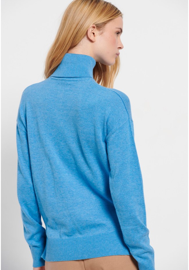 Essential turtle neck sweater
