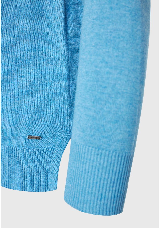 Essential turtle neck sweater