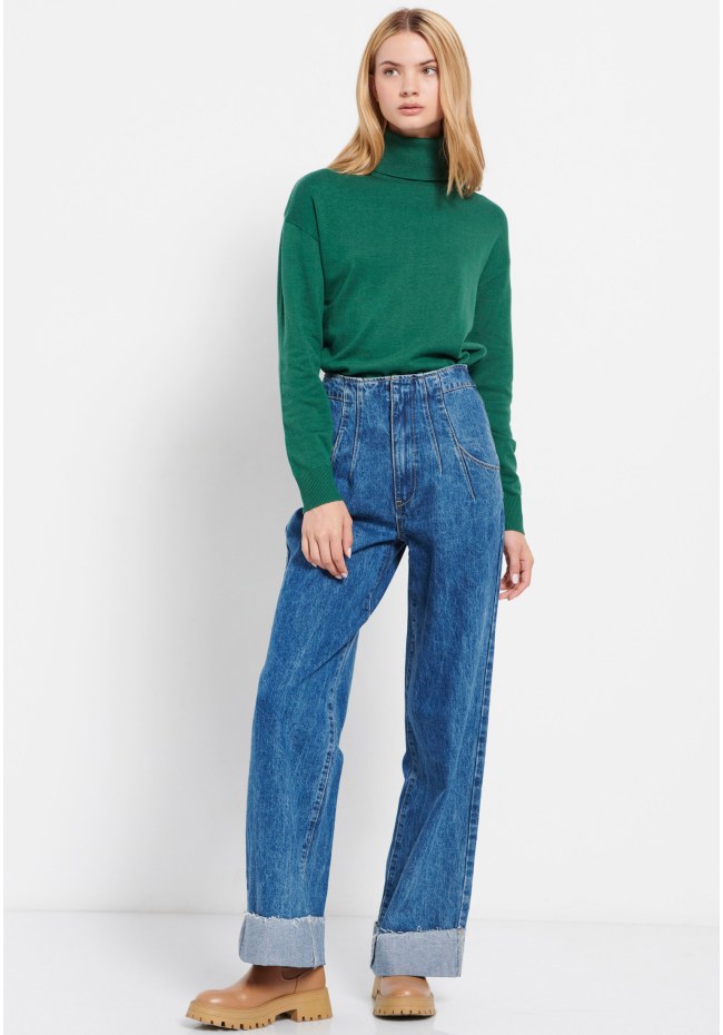 Essential turtle neck sweater